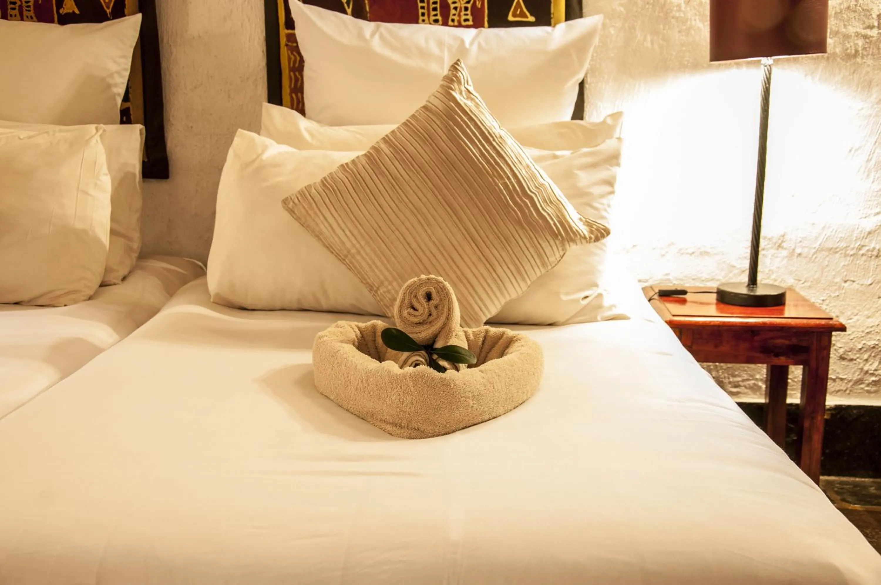 Bedroom, Bed in Kedar Heritage Lodge, Conference Centre & Spa