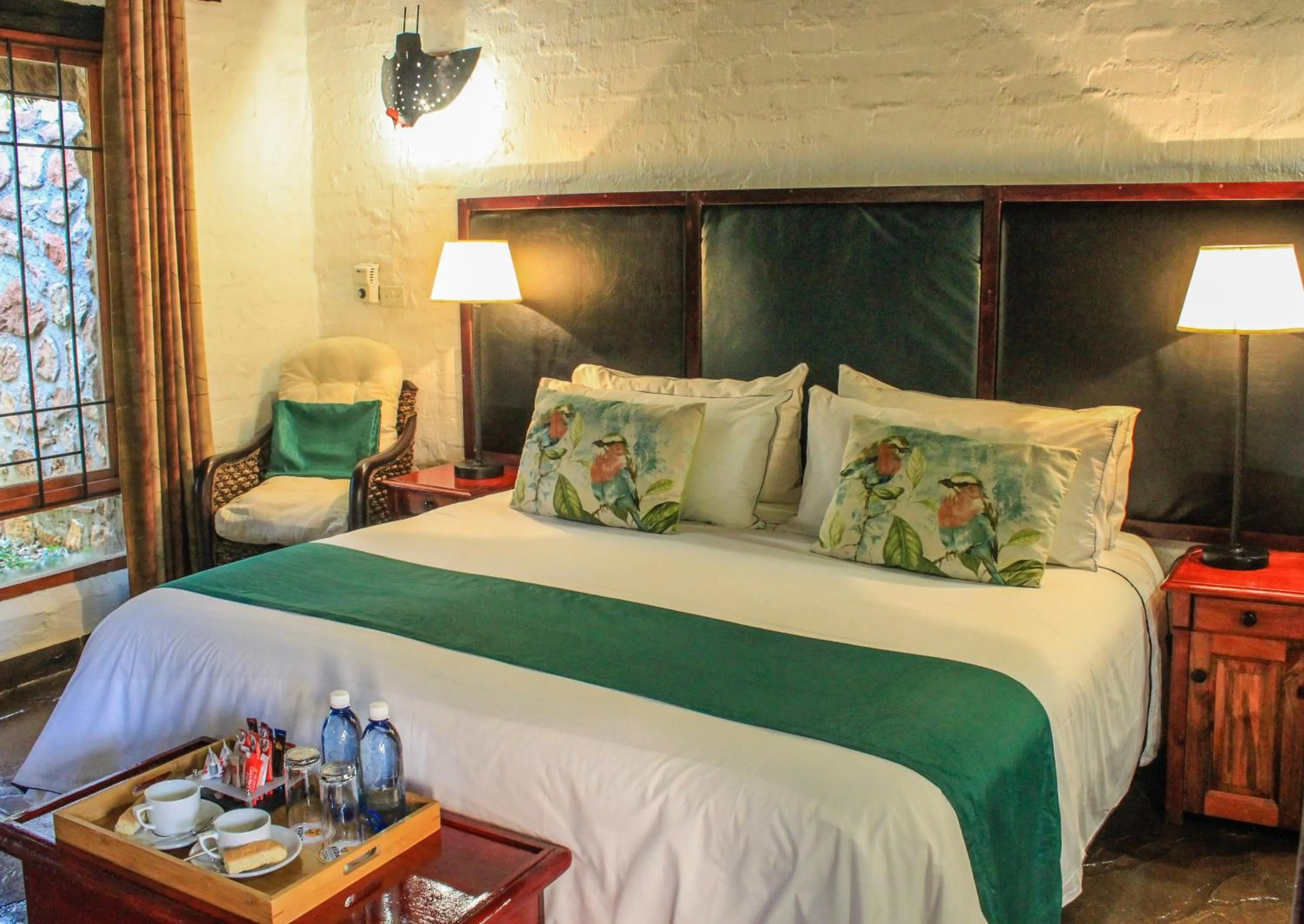 Bedroom, Bed in Kedar Heritage Lodge, Conference Centre & Spa
