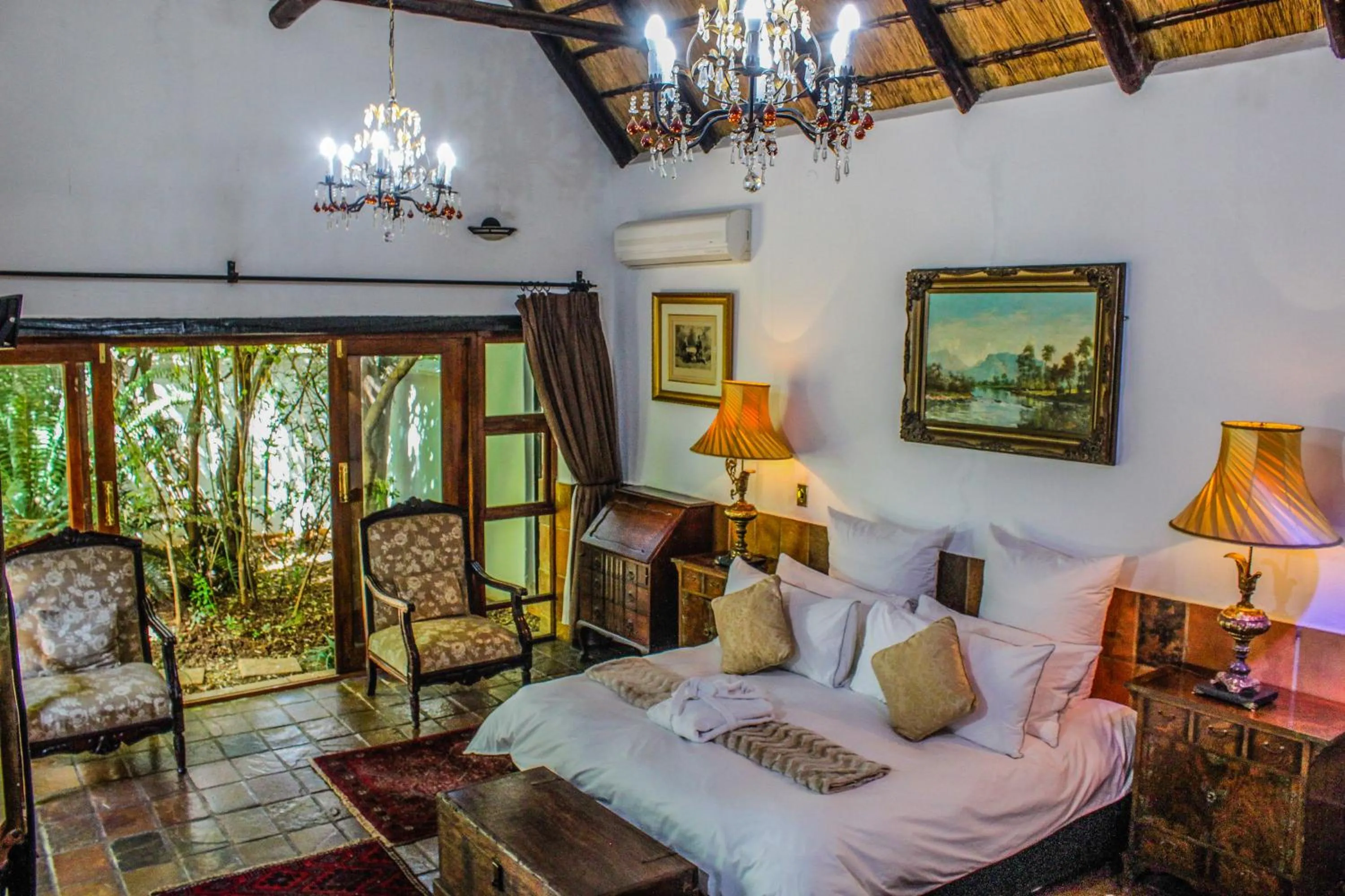 Bedroom in Kedar Heritage Lodge, Conference Centre & Spa