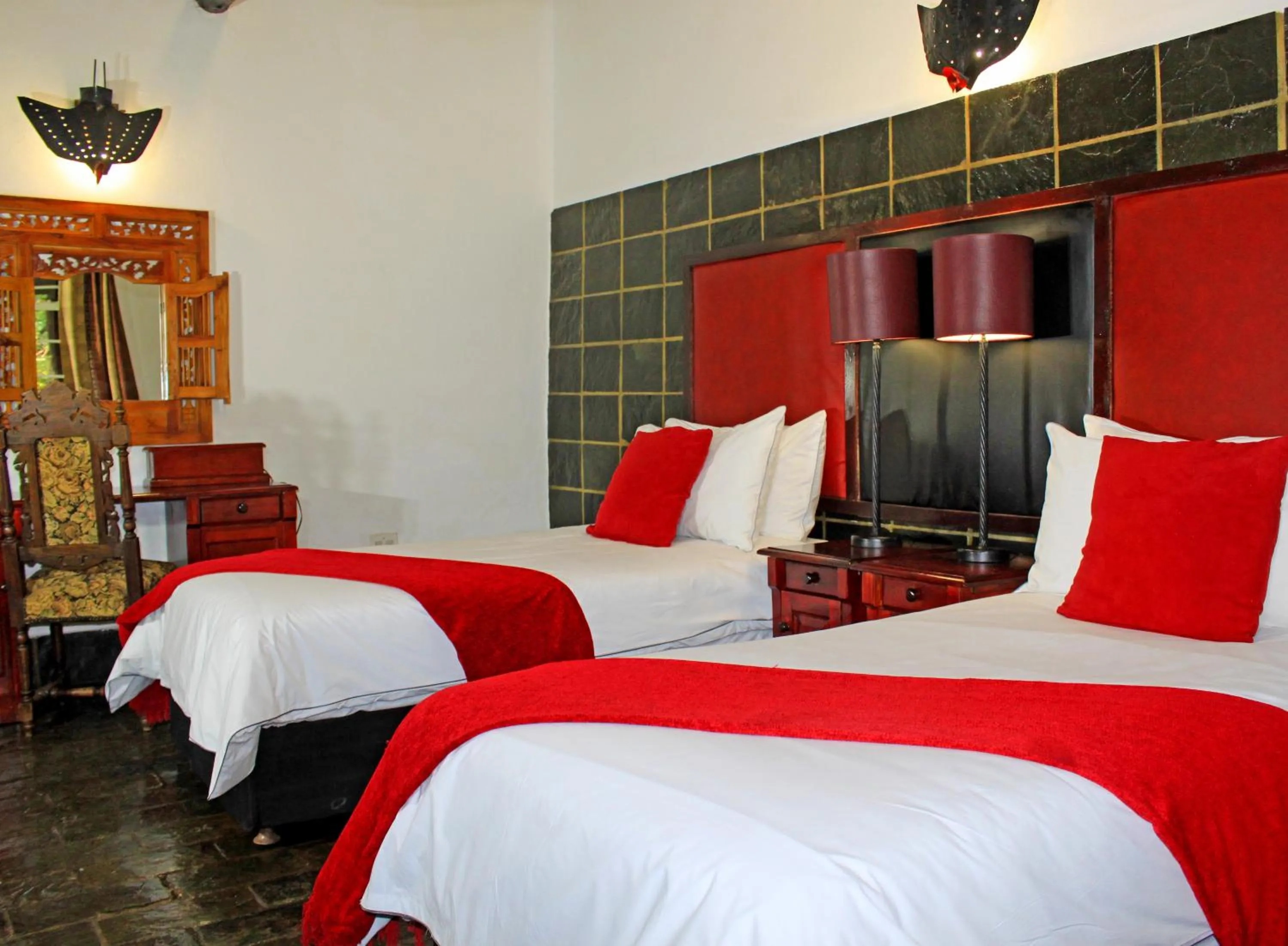 Bedroom, Bed in Kedar Heritage Lodge, Conference Centre & Spa
