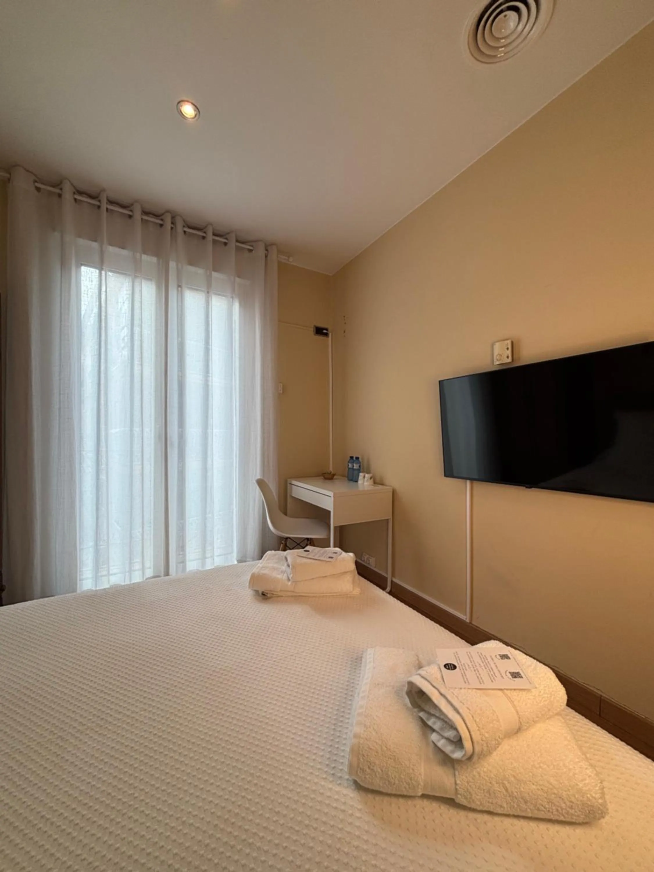 Bed in Hotel Restaurante El Colono