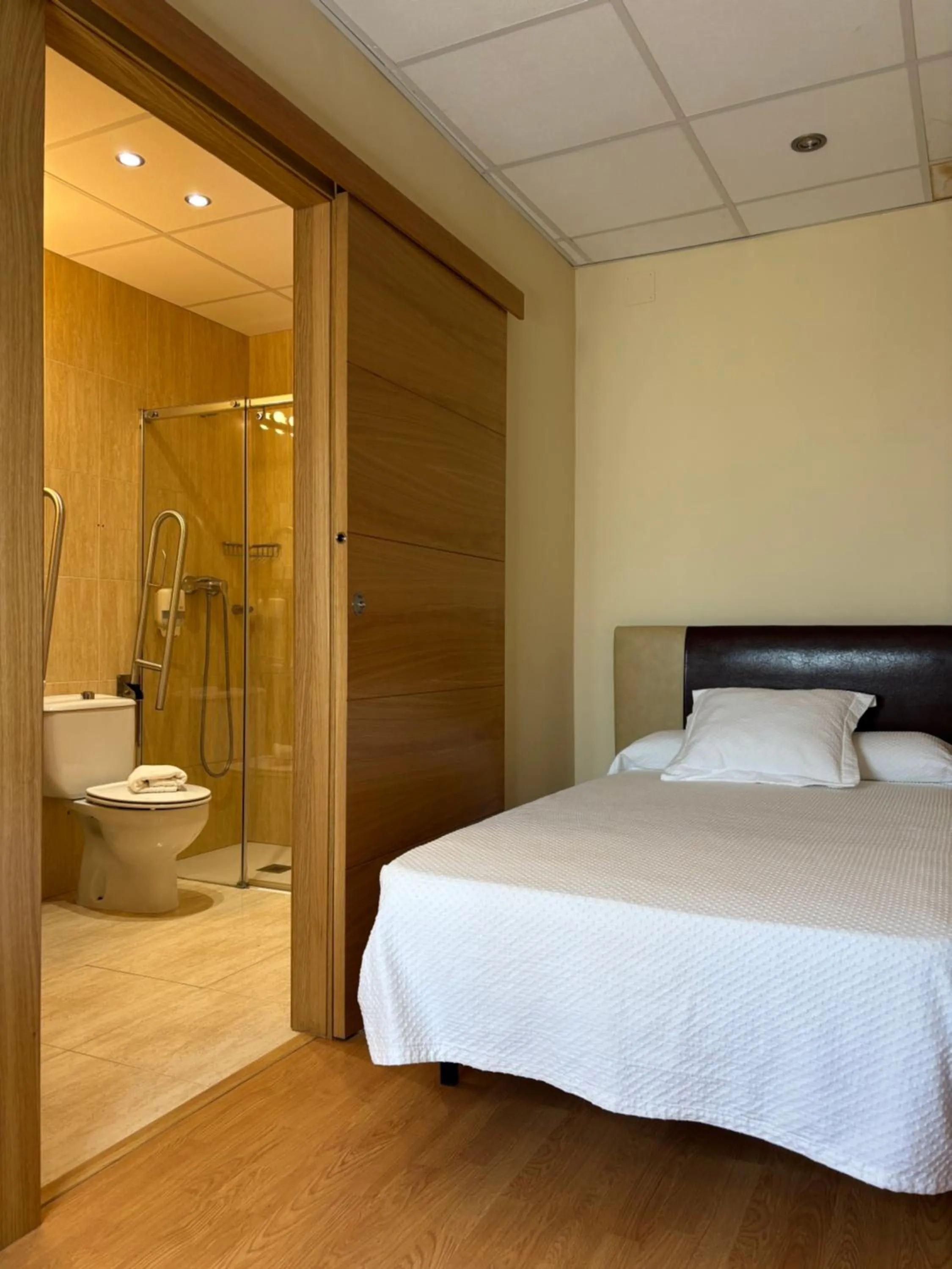 Bed in Hotel Restaurante El Colono