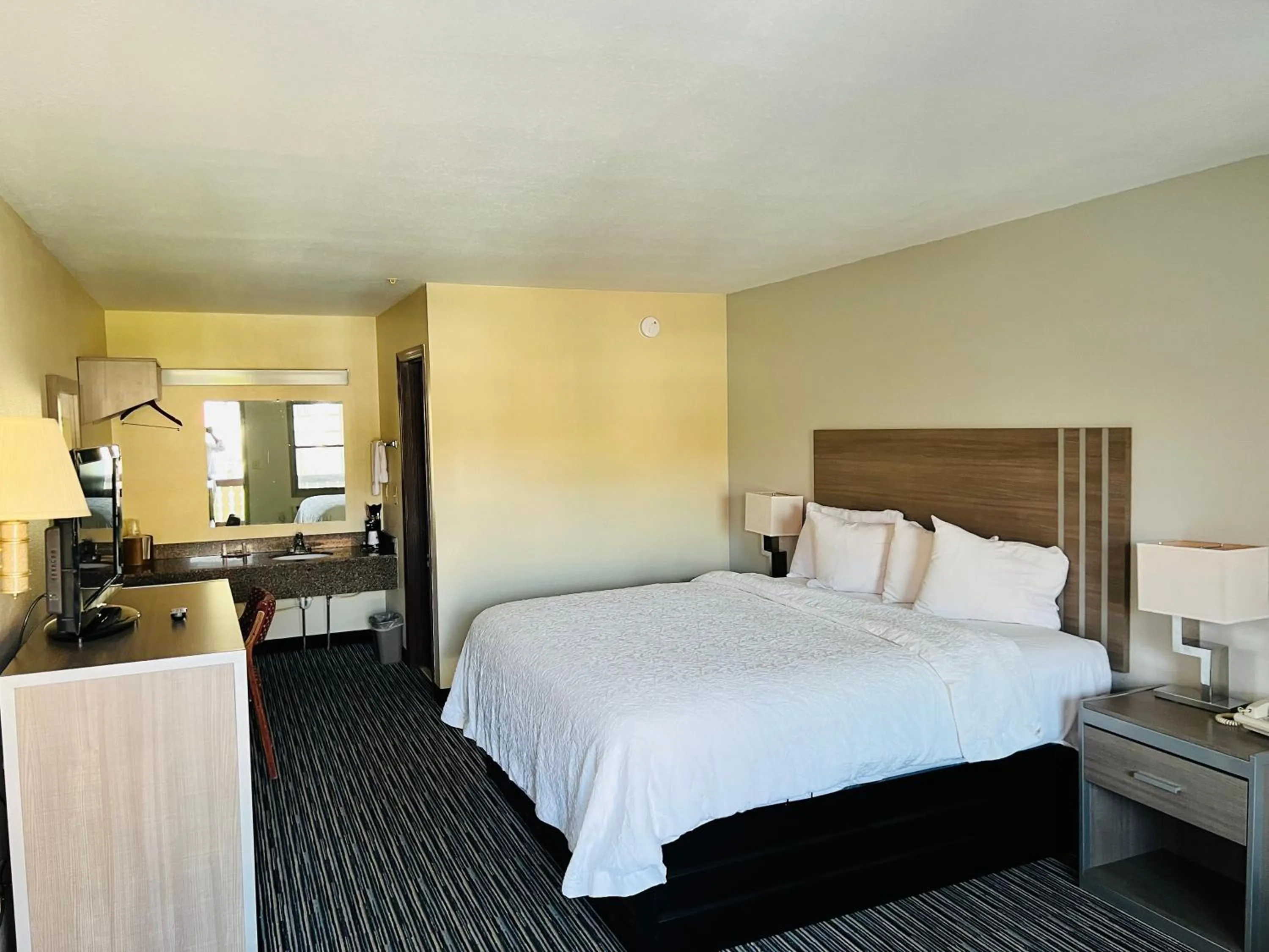 Bed in Alpine Valley Inn