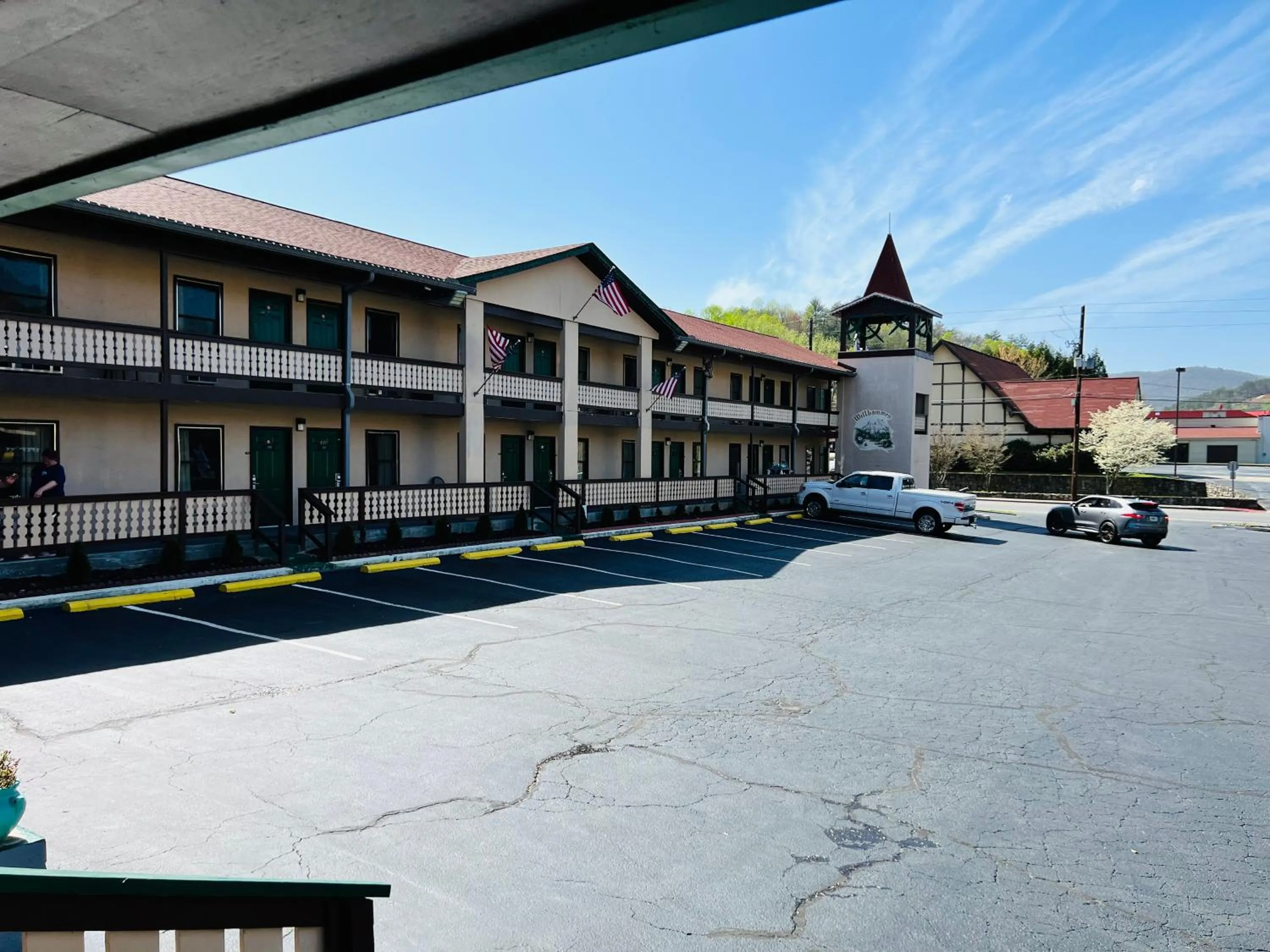 Property building in Alpine Valley Inn