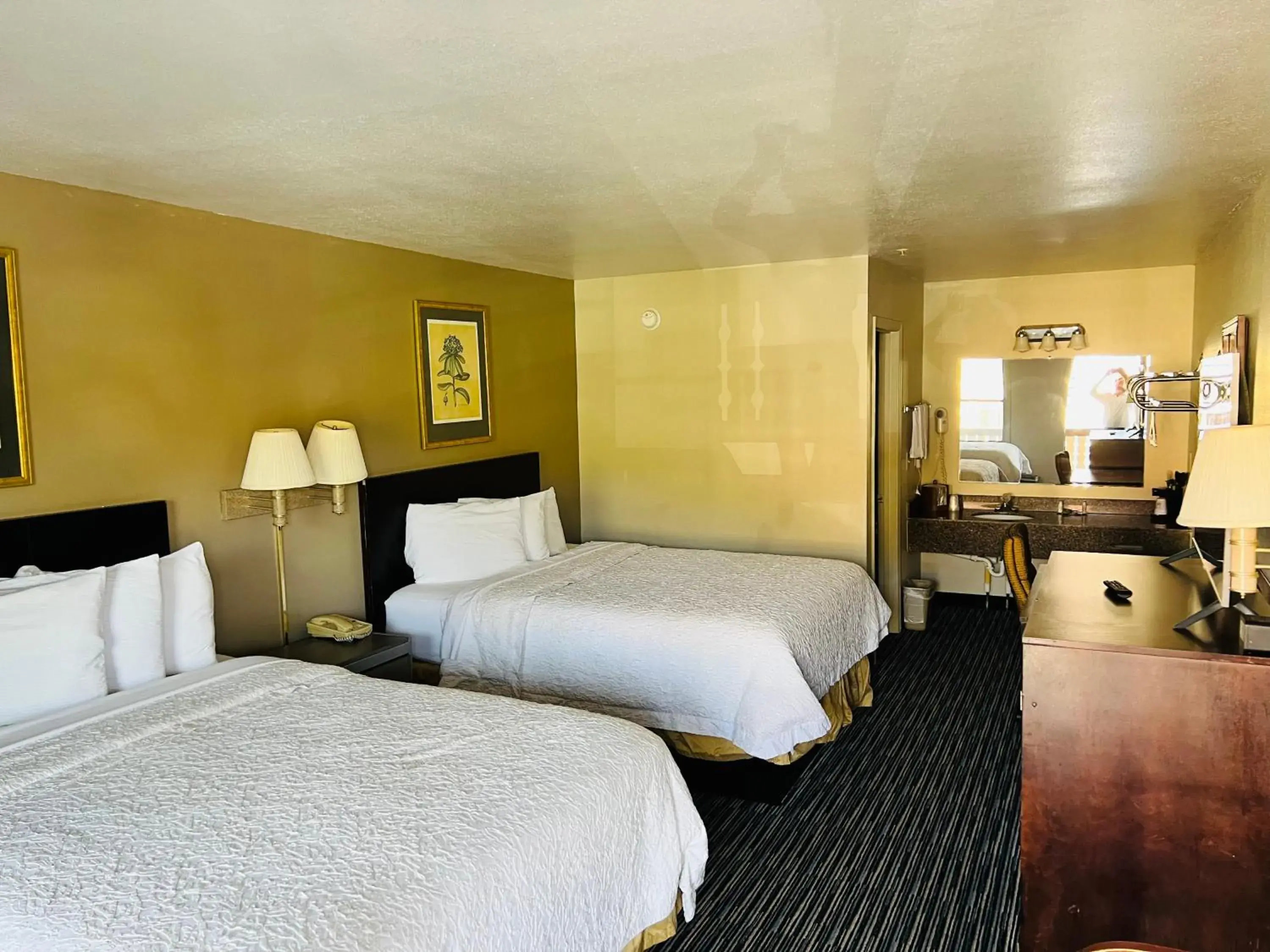 Double Room with Two Double Beds - Non Smoking in Alpine Valley Inn Double Room with Two Double Beds - Non Smoking in Alpine Valley Inn