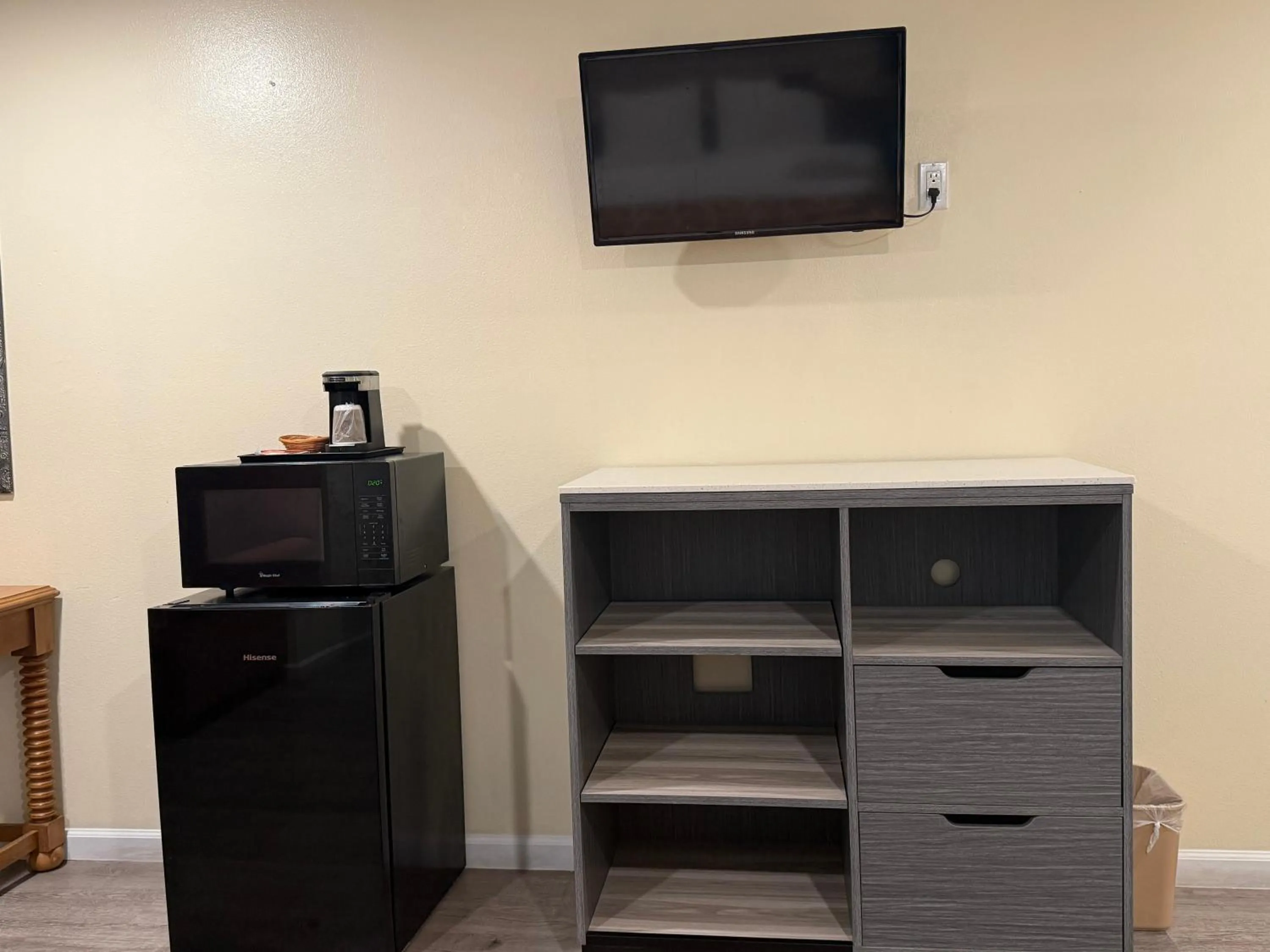 TV and multimedia in Anaheim National Inn