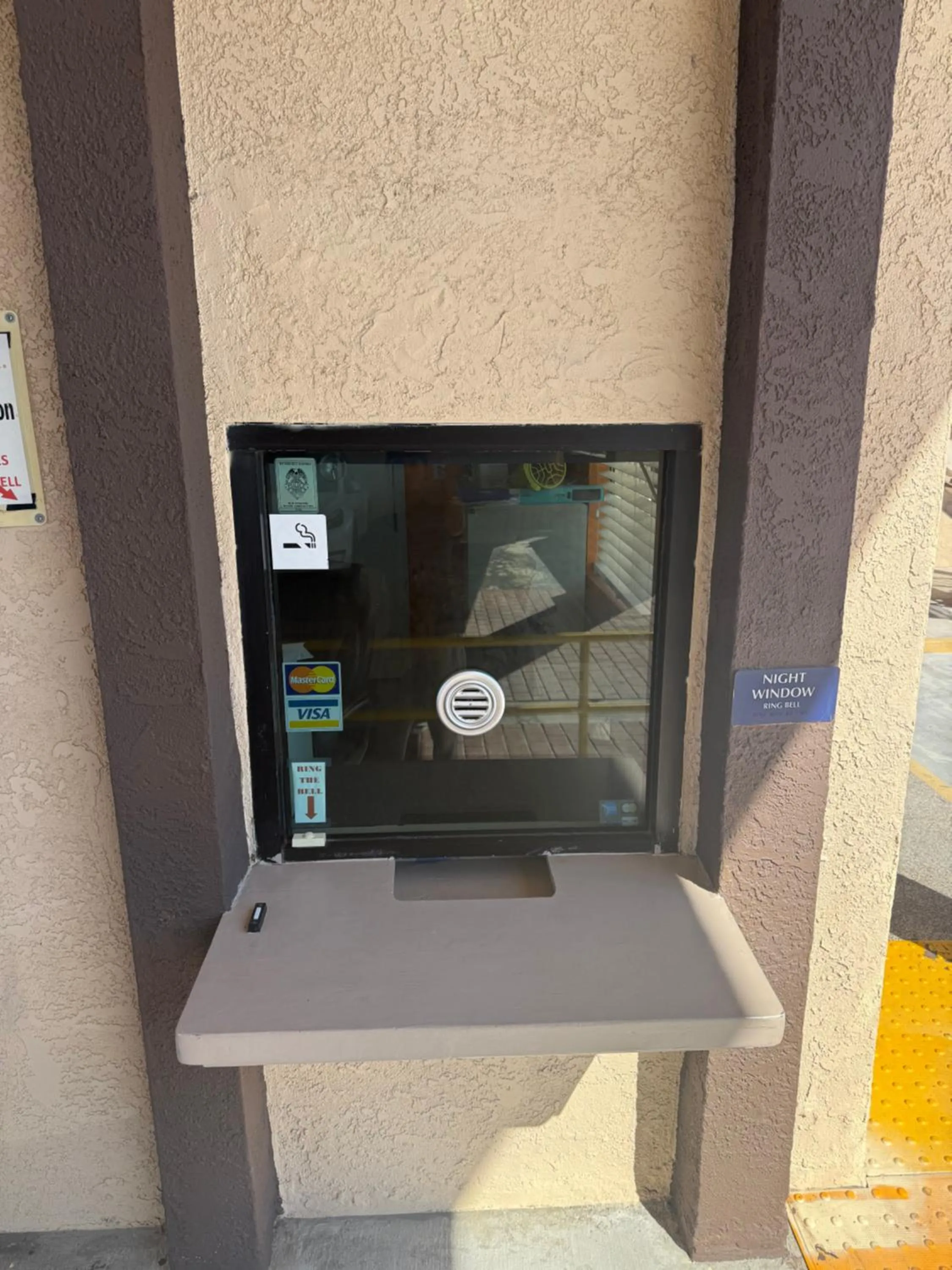 Property building in Anaheim National Inn