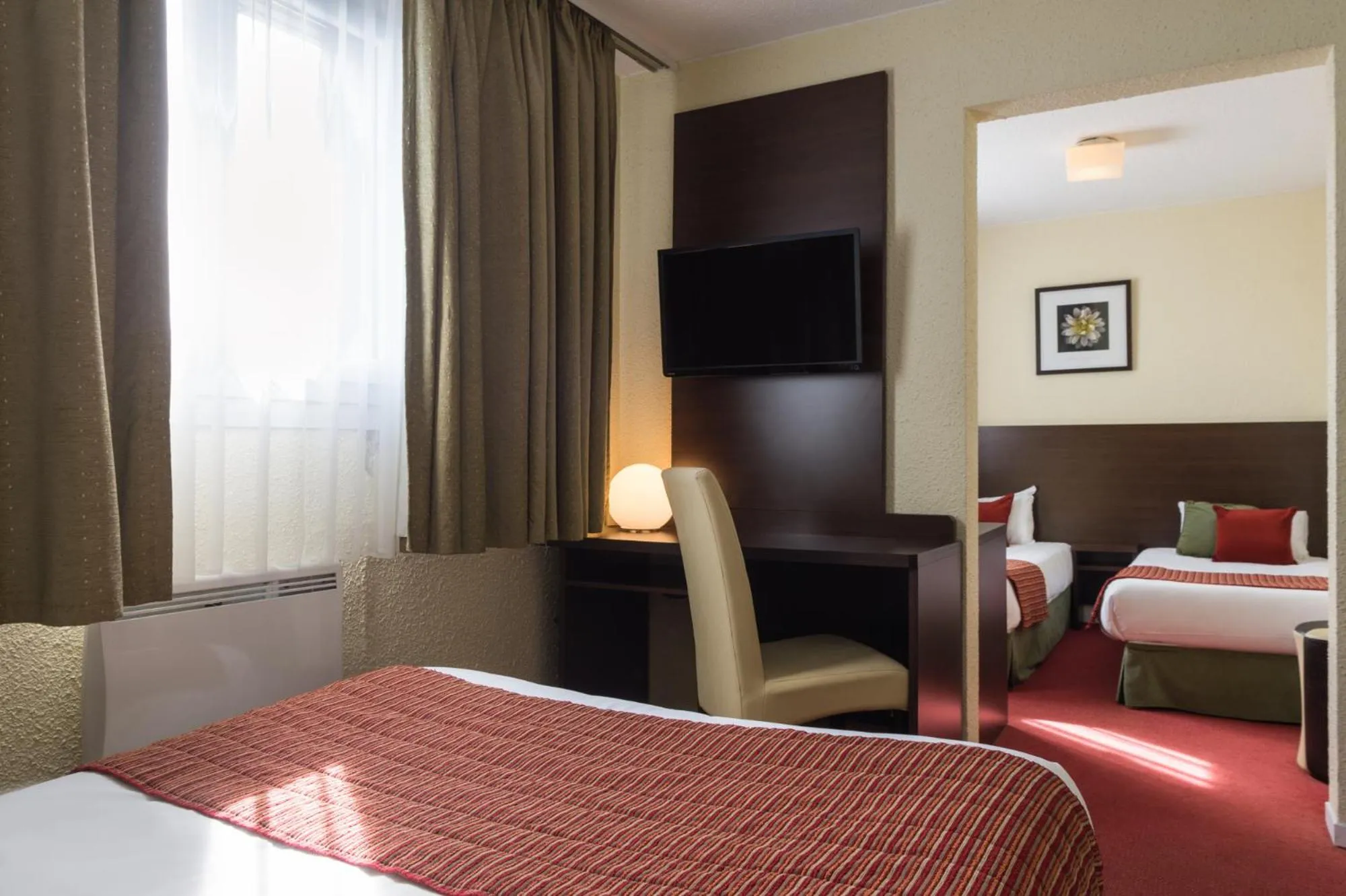 Bedroom, Bed in The Originals City, Hôtel Paris Sud, Orly-Draveil