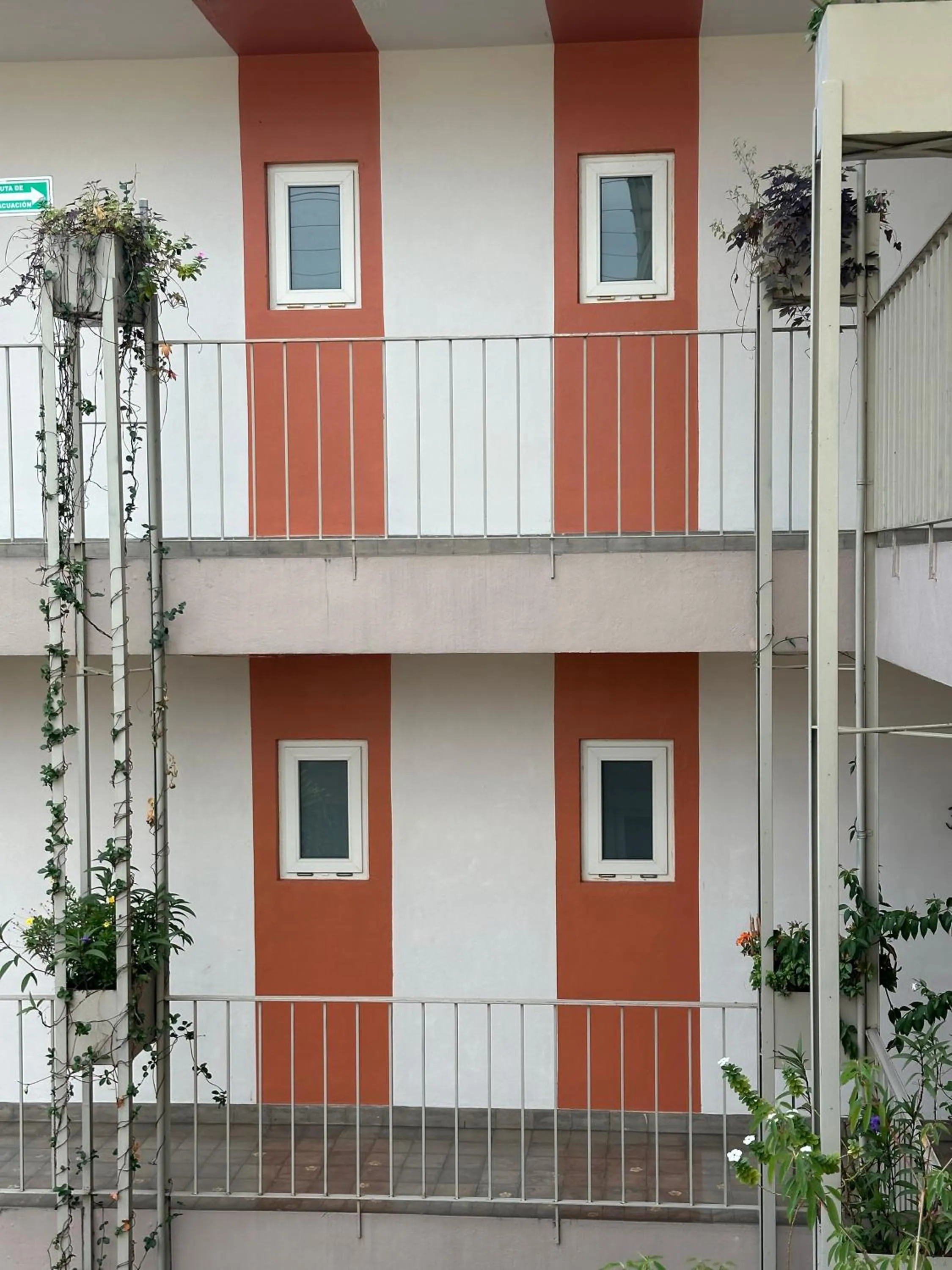 Flor de Mayo Hotel & Restaurant