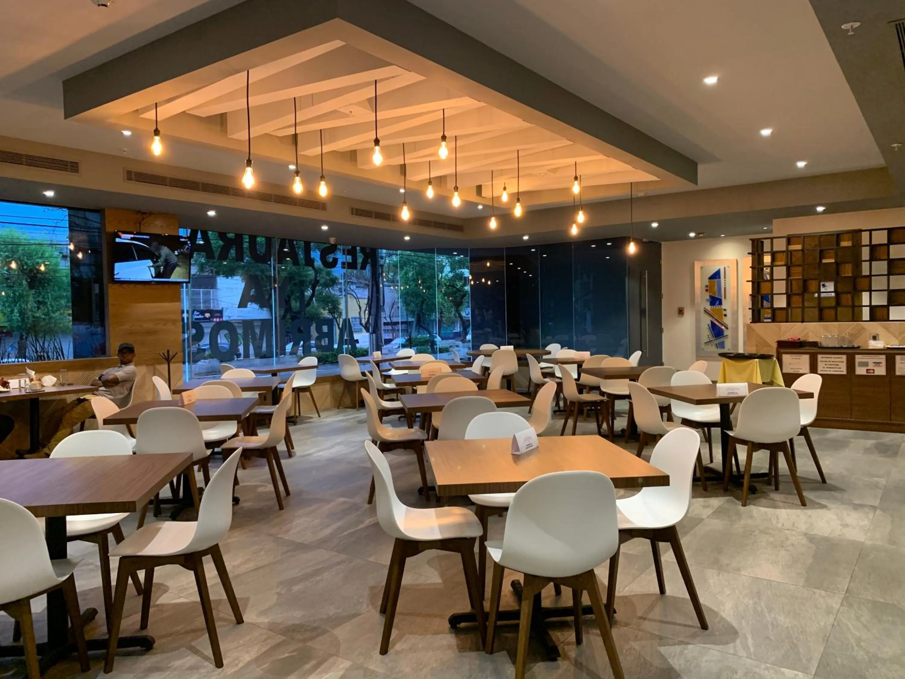 Restaurant/places to eat in Holiday Inn Express - Mexico Basilica by IHG