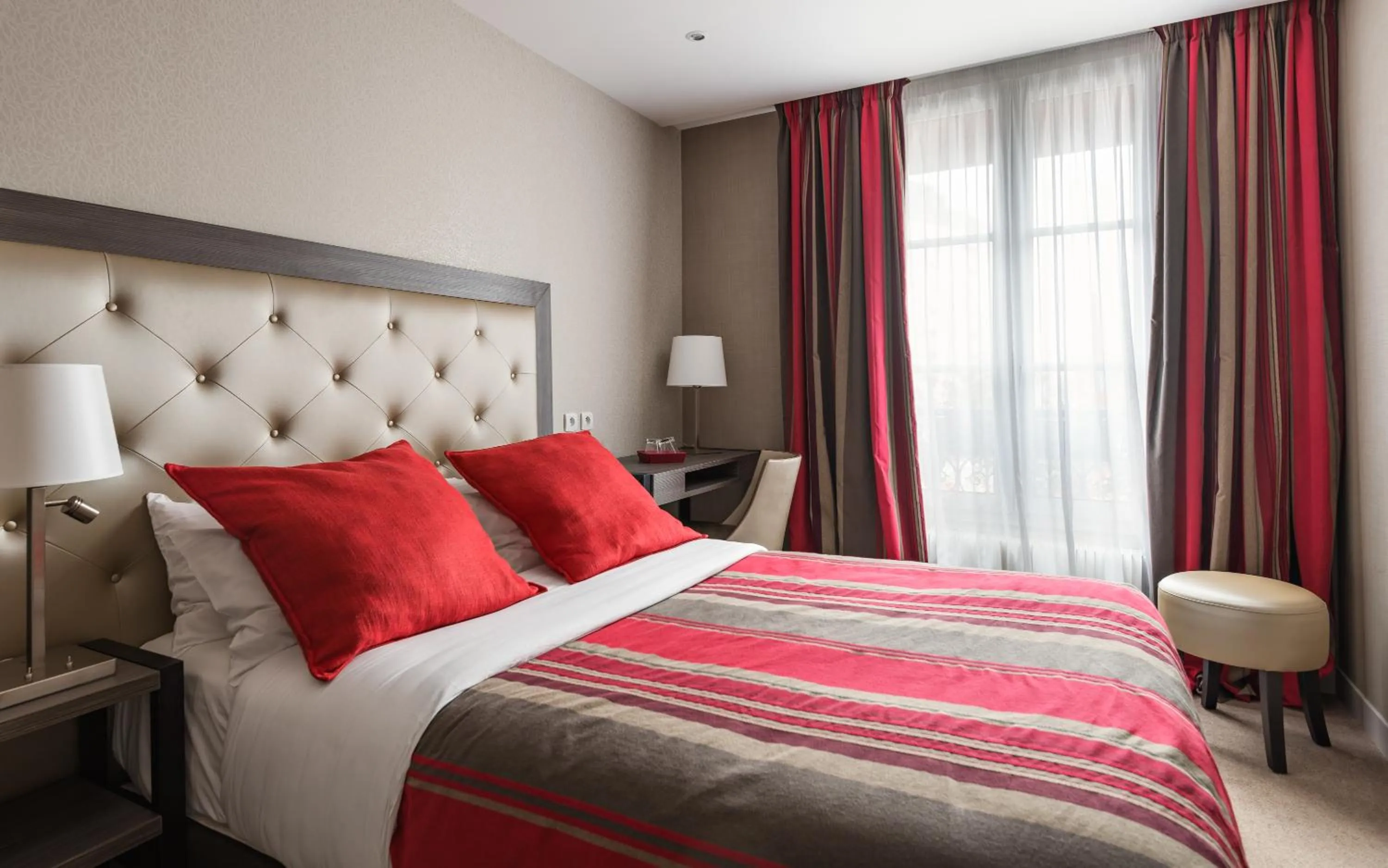 Bedroom, Bed in Eiffel Kennedy