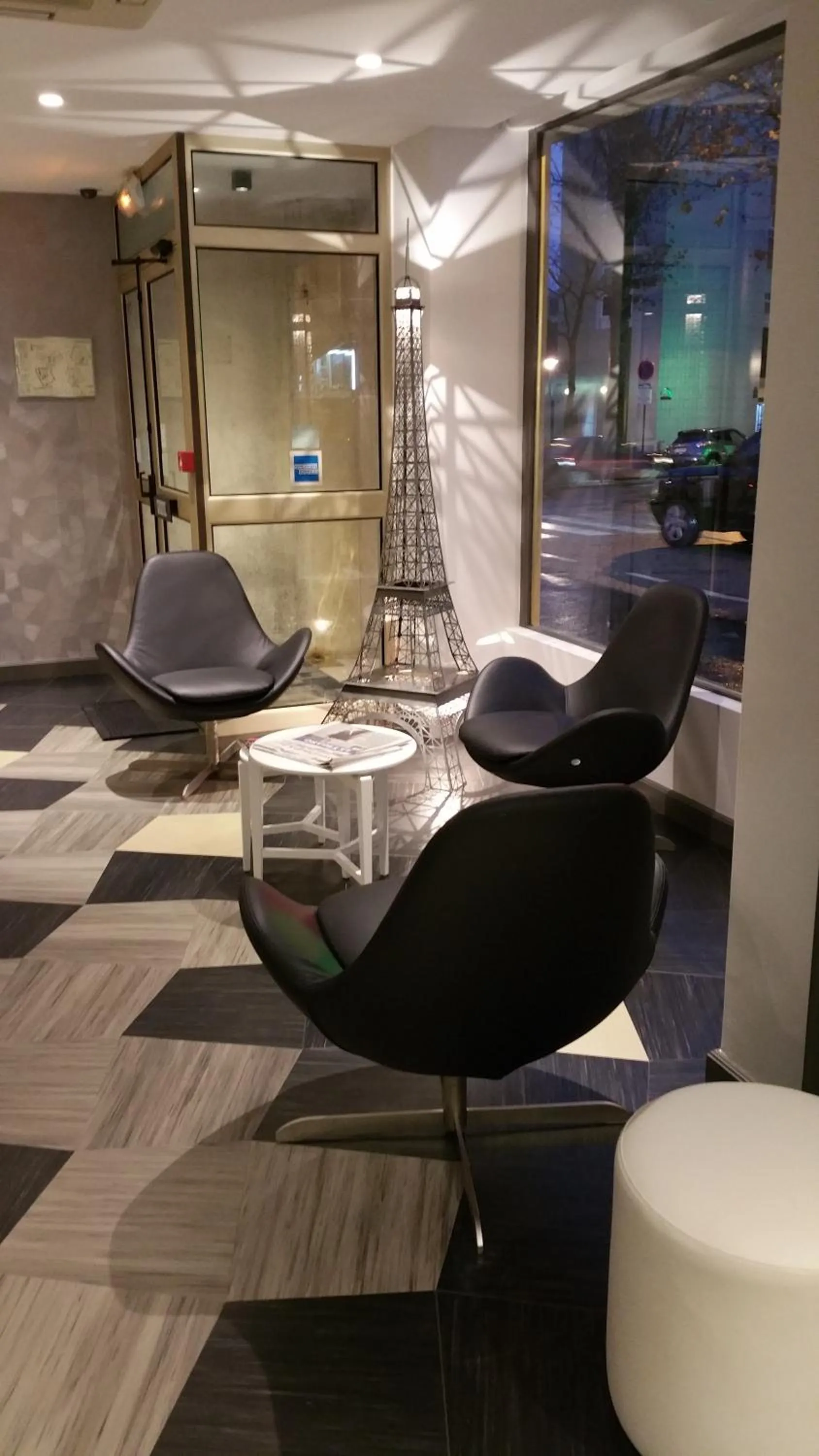 Lobby or reception in Eiffel Kennedy