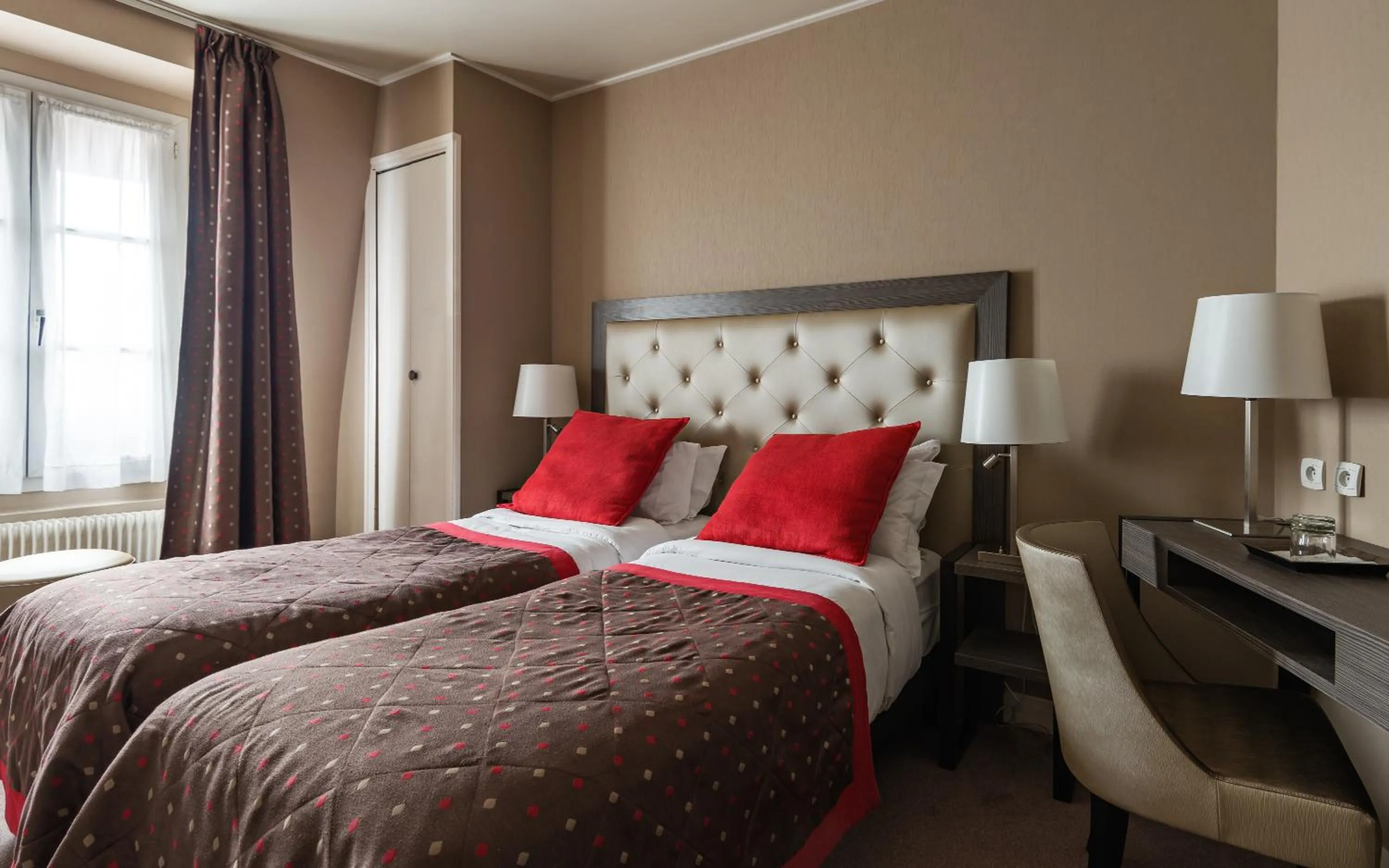 Bedroom, Bed in Eiffel Kennedy