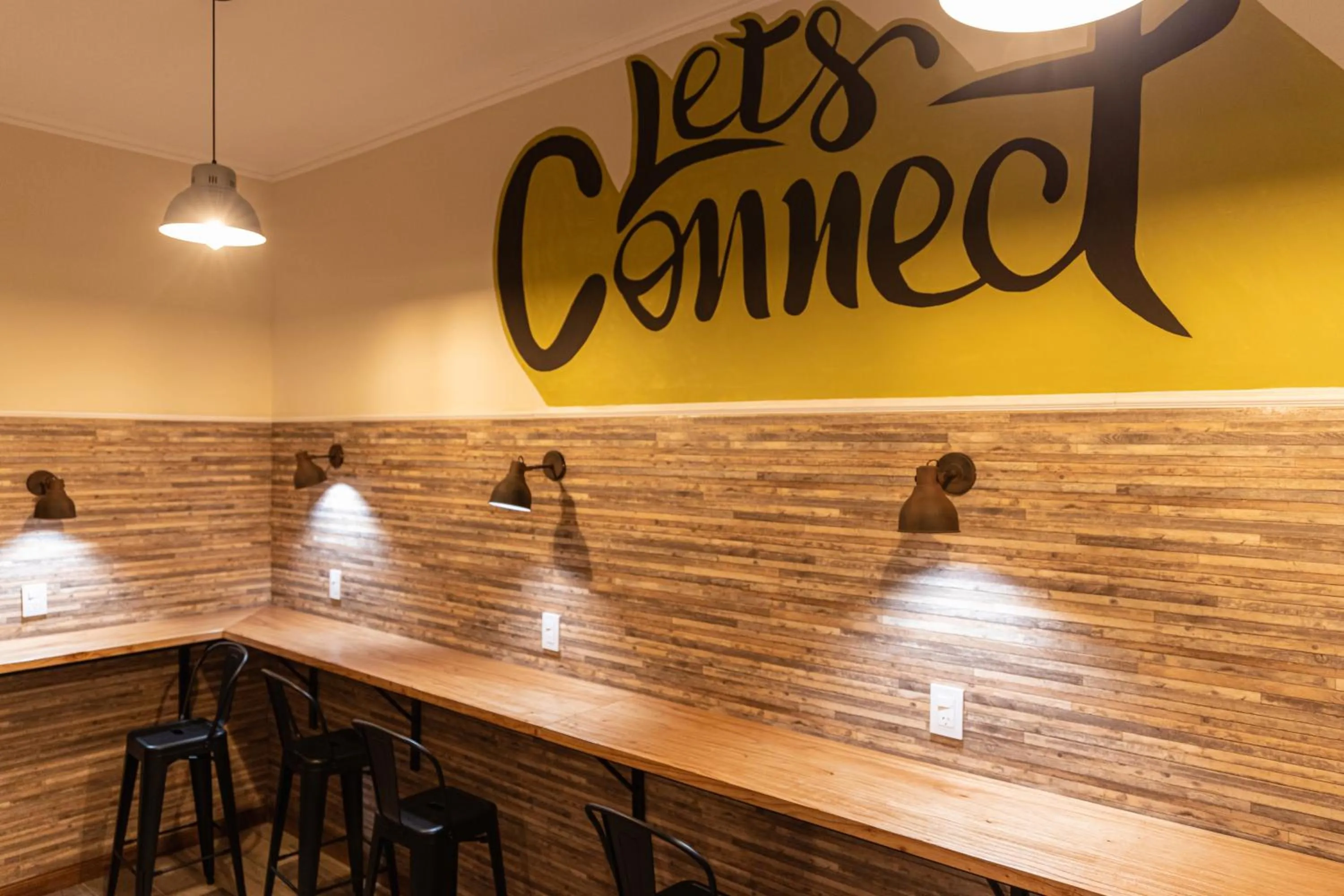 Communal kitchen in Che Juan Hostel BA