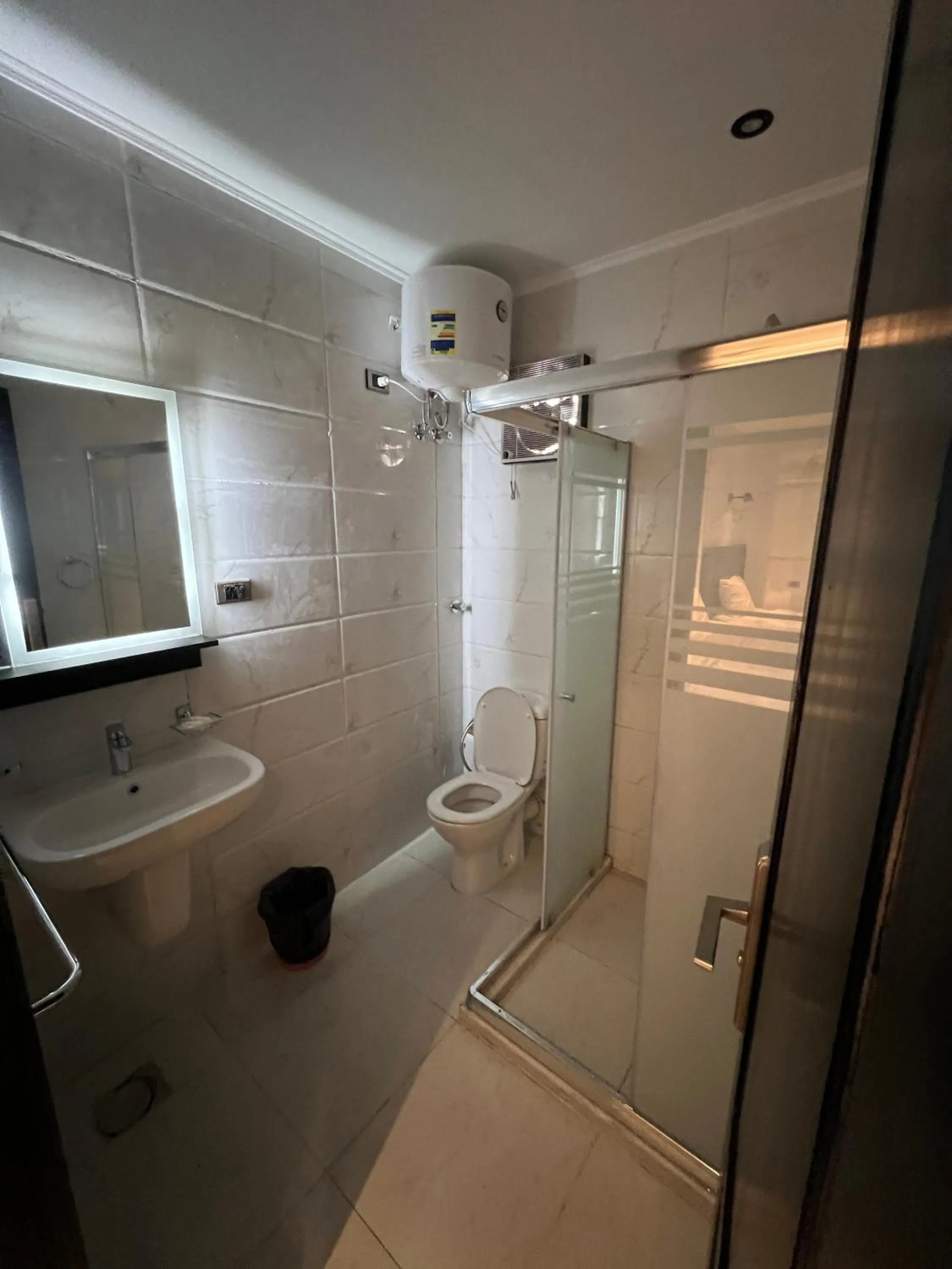 Shower in Helio Cairo Hotel