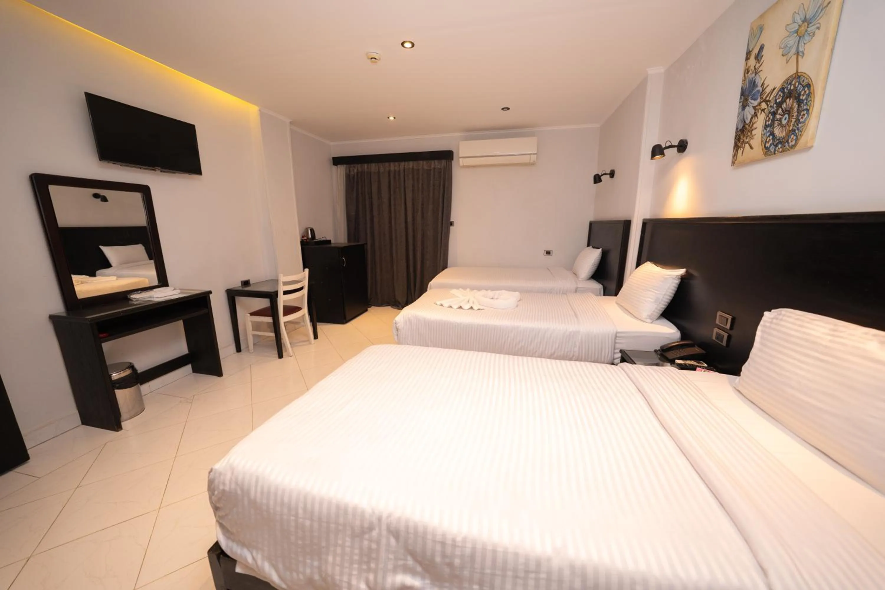 Bedroom, Bed in Helio Cairo Hotel