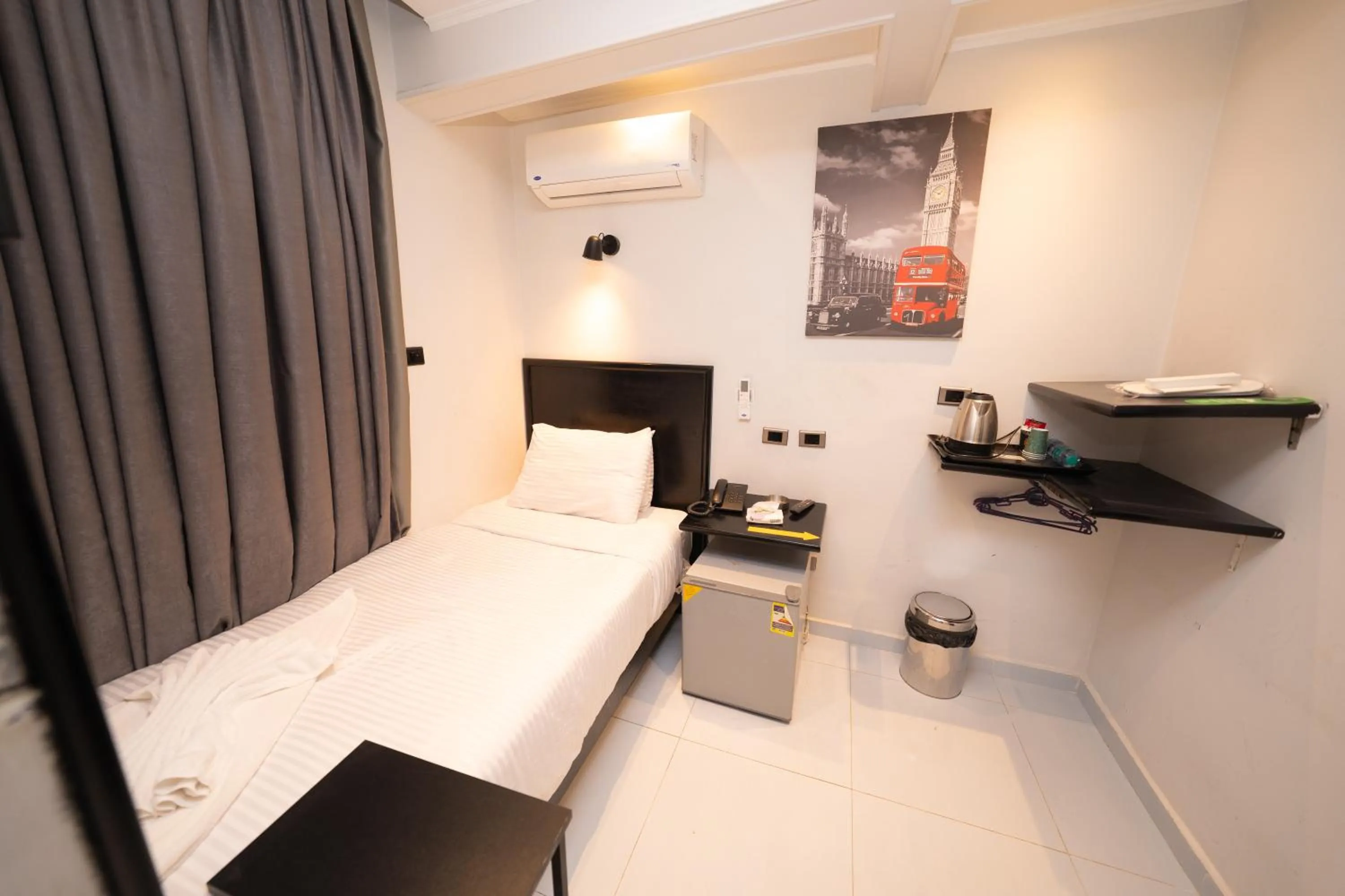 Bedroom, Bed in Helio Cairo Hotel