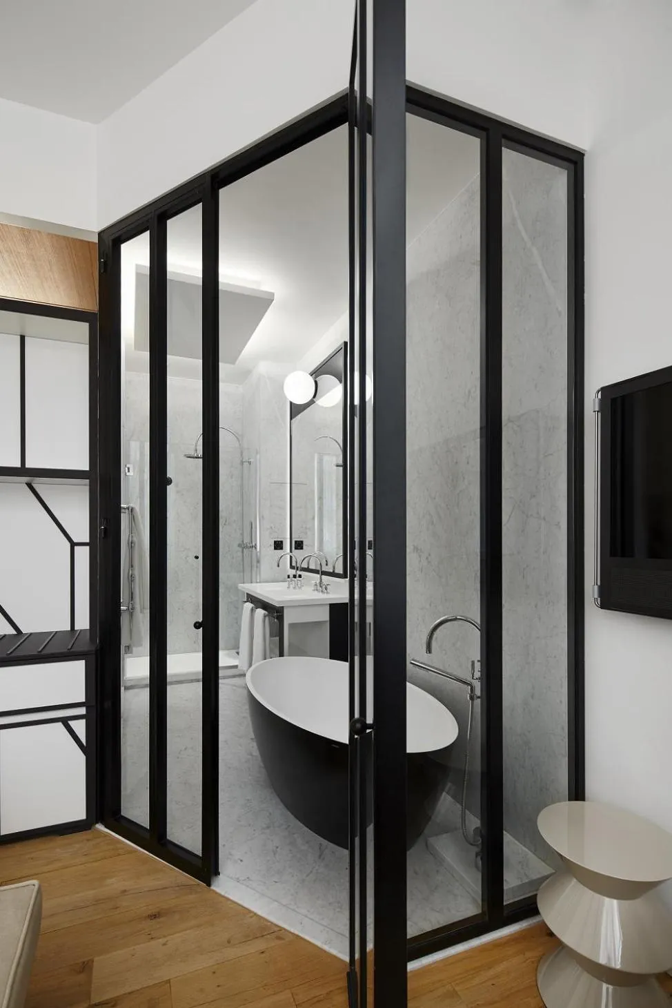 Shower in Hôtel du Ministère