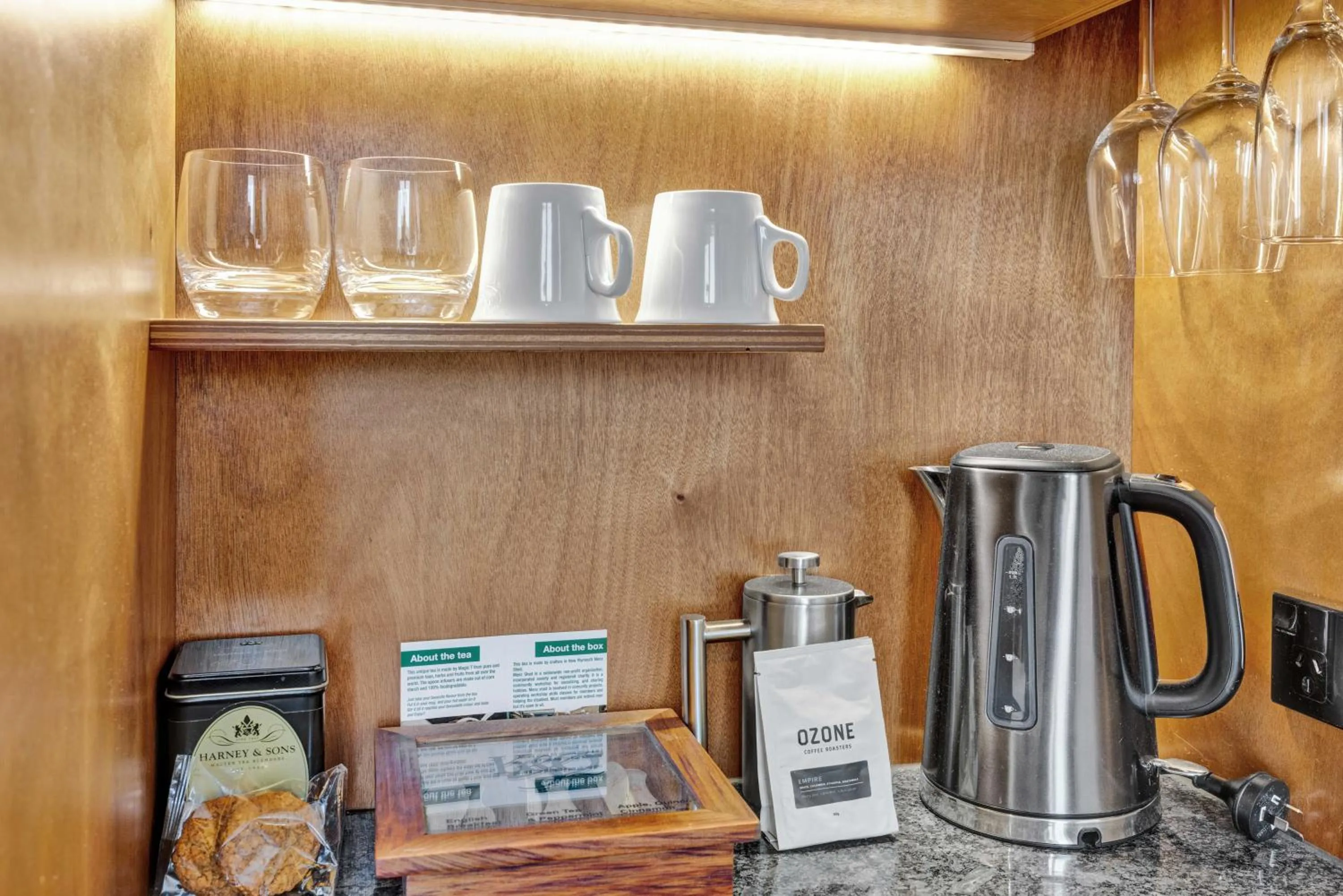 Coffee/tea facilities in King and Queen Hotel Suites