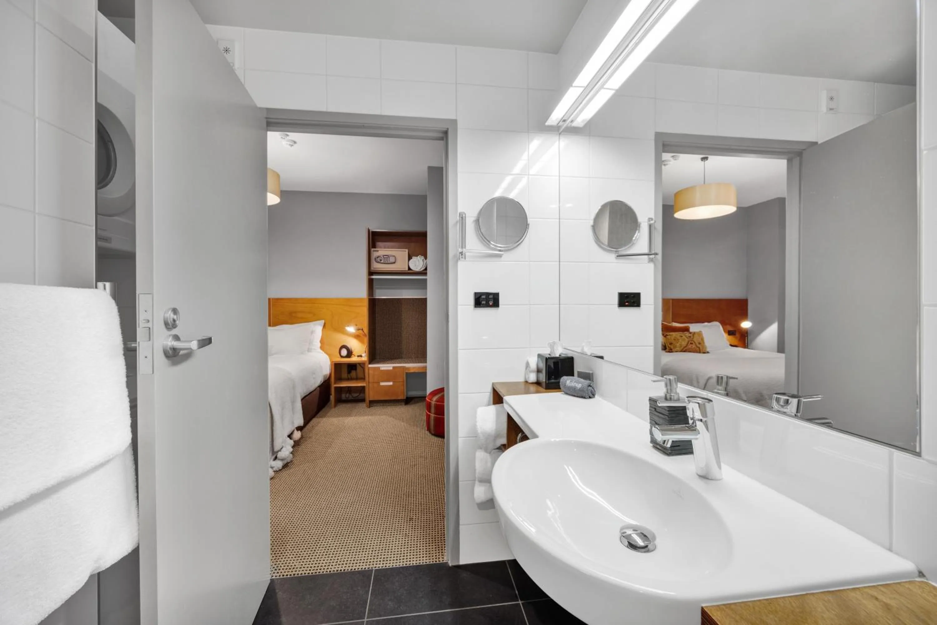 Bathroom, Bed in King and Queen Hotel Suites