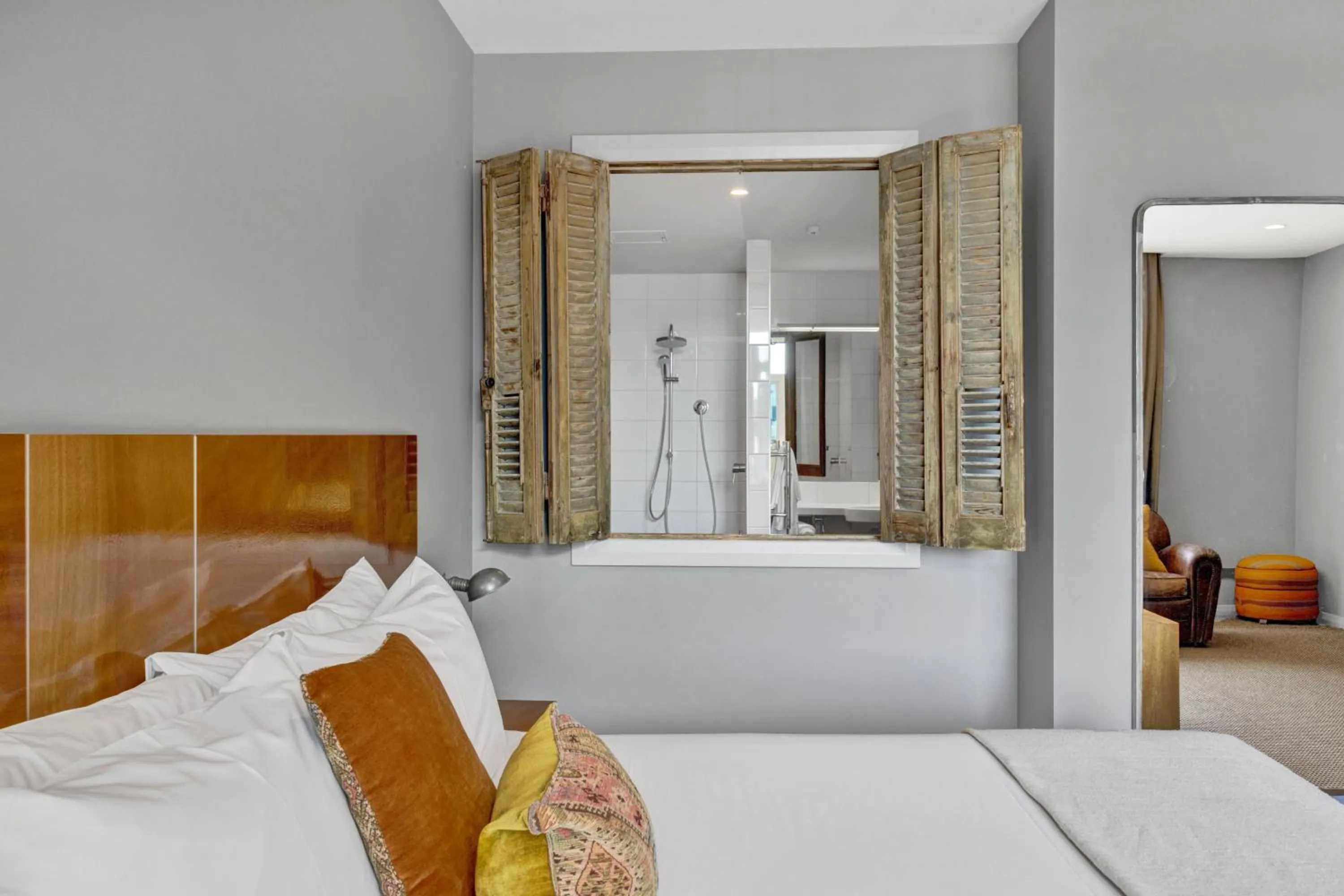 Bed in King and Queen Hotel Suites