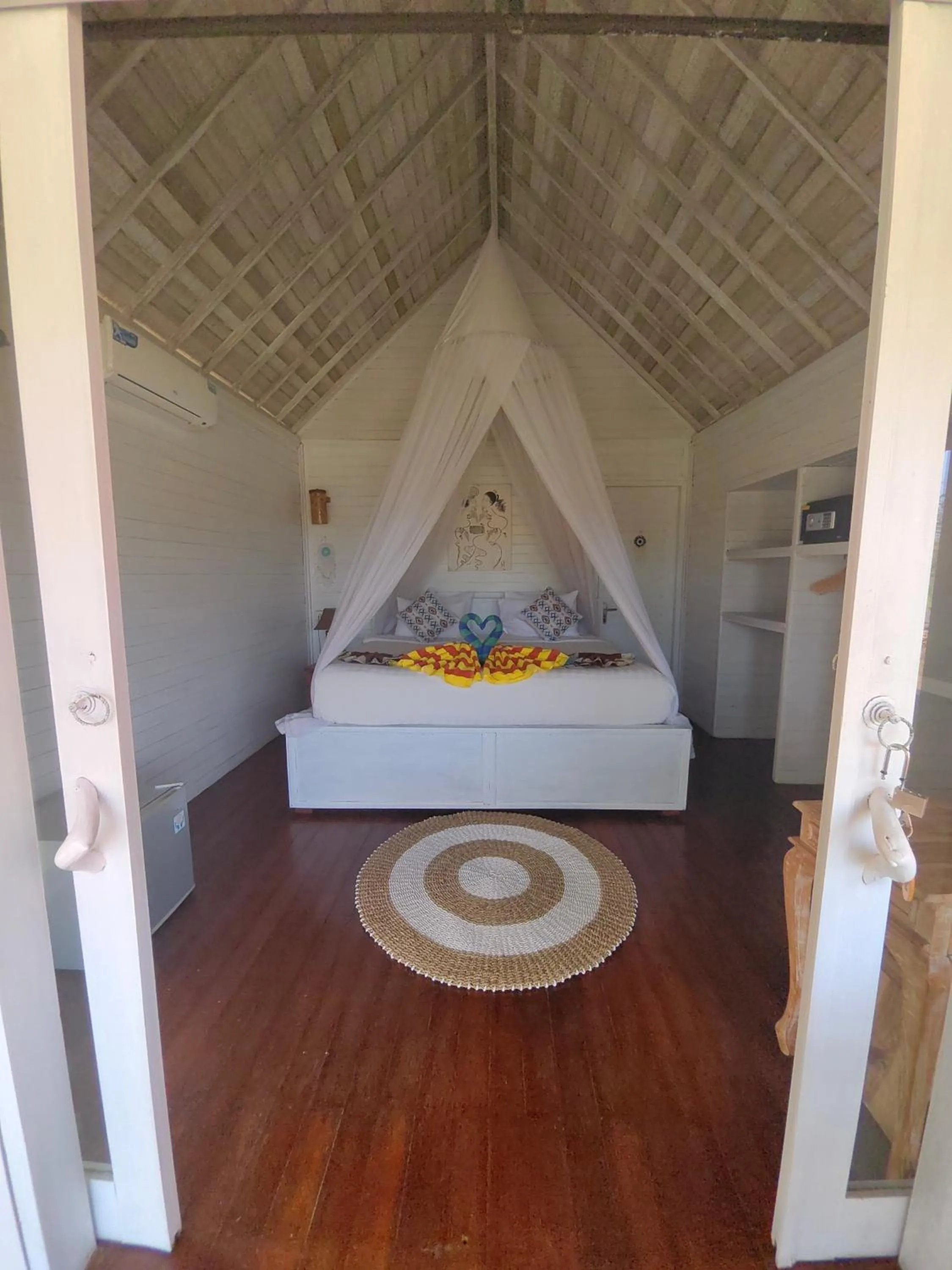 Restaurant/places to eat, Bed in The Dafish Ceningan