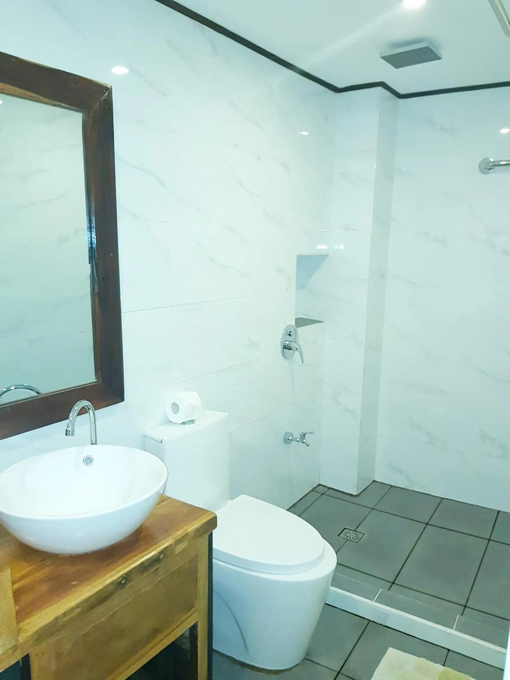 Shower in DiveGurus Boracay Beach Resort