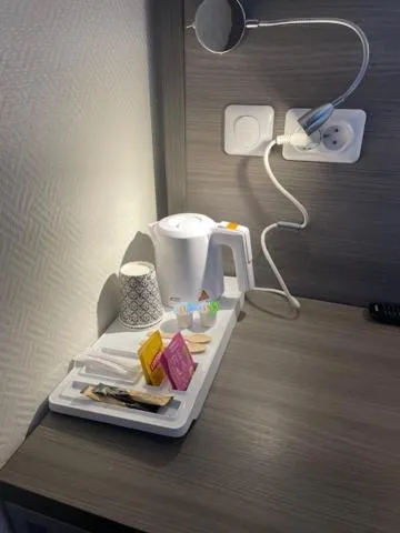 Coffee/tea facilities in Hipotel Lilas Gambetta