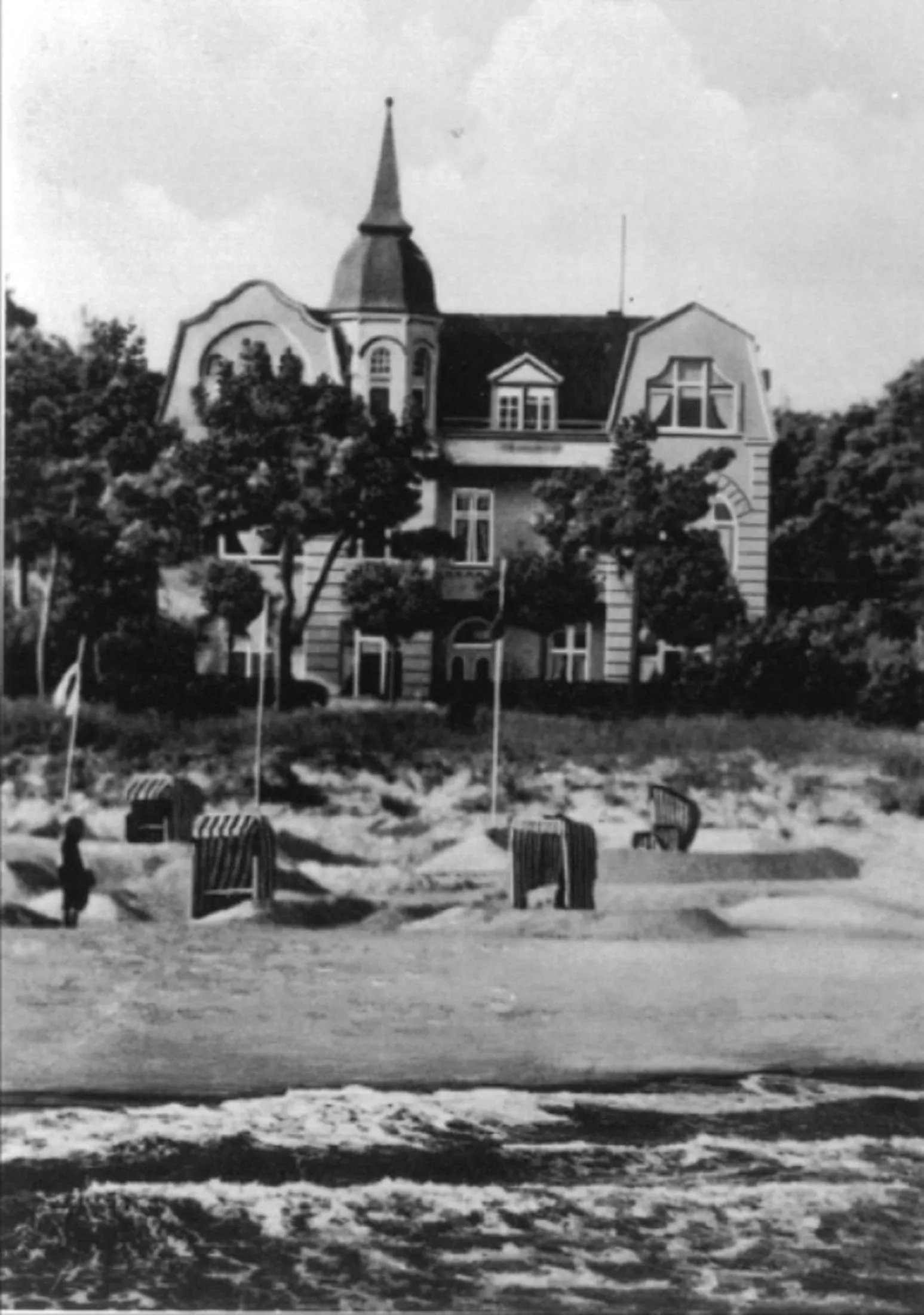 Facade/entrance in Hotel Villa Strandrose