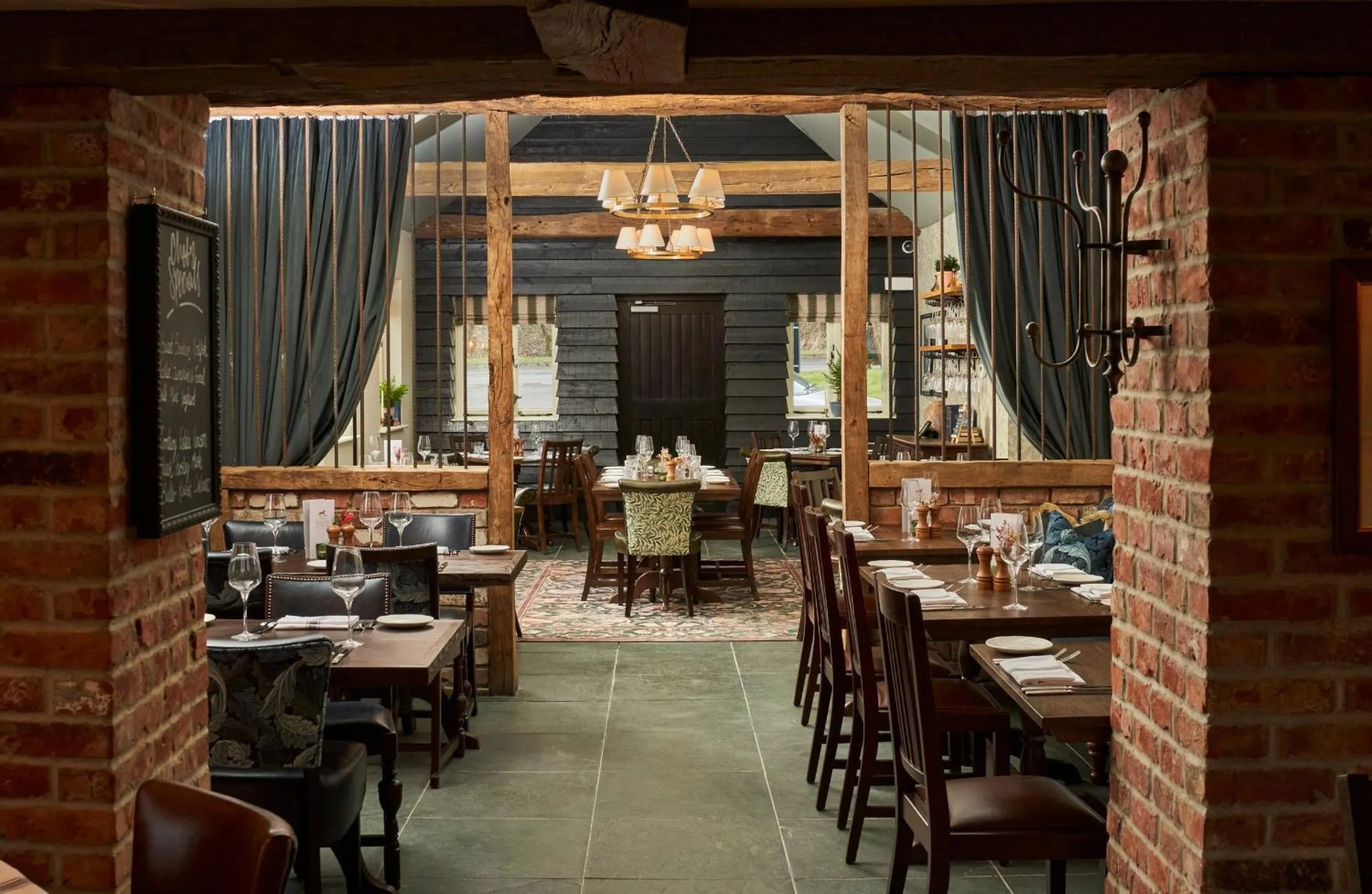 Restaurant/places to eat in The White Horse