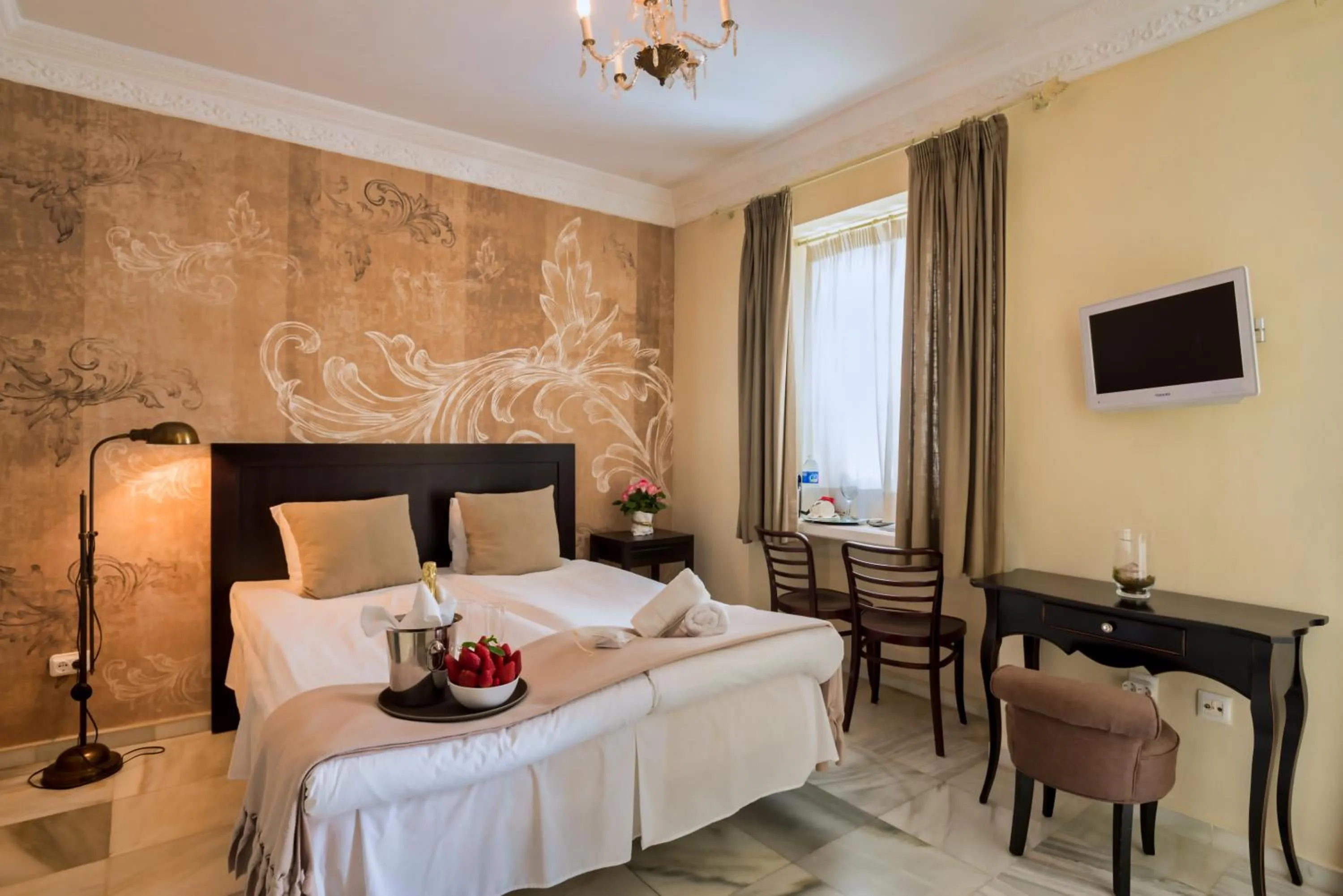 Other, Bed in The Town House