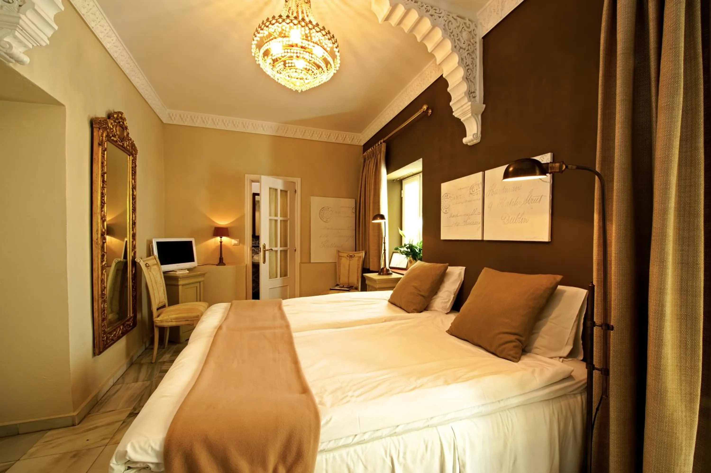 TV and multimedia, Bed in The Town House