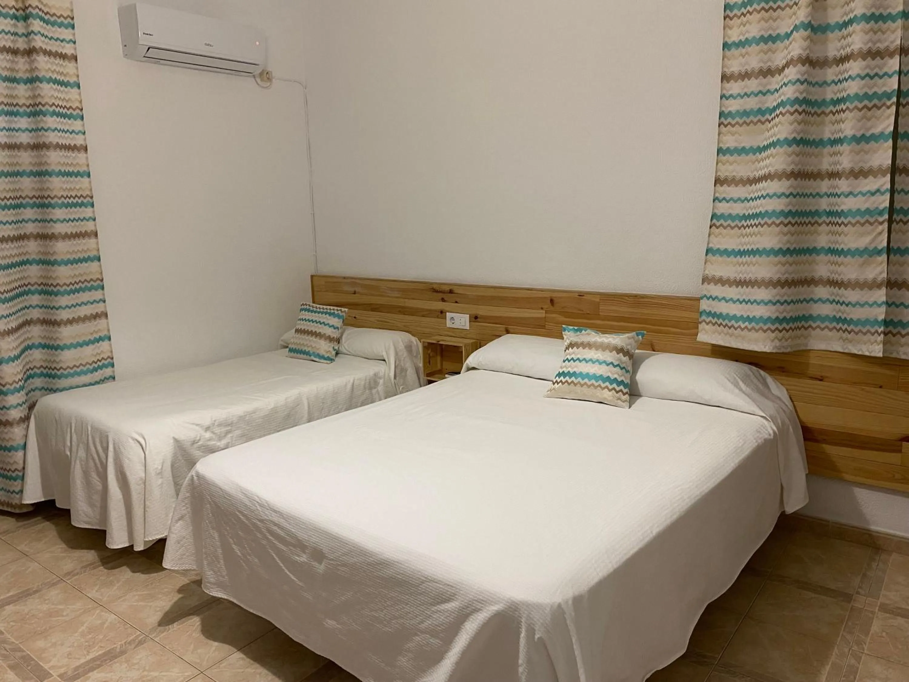 Photo of the whole room in Hostal Barbate