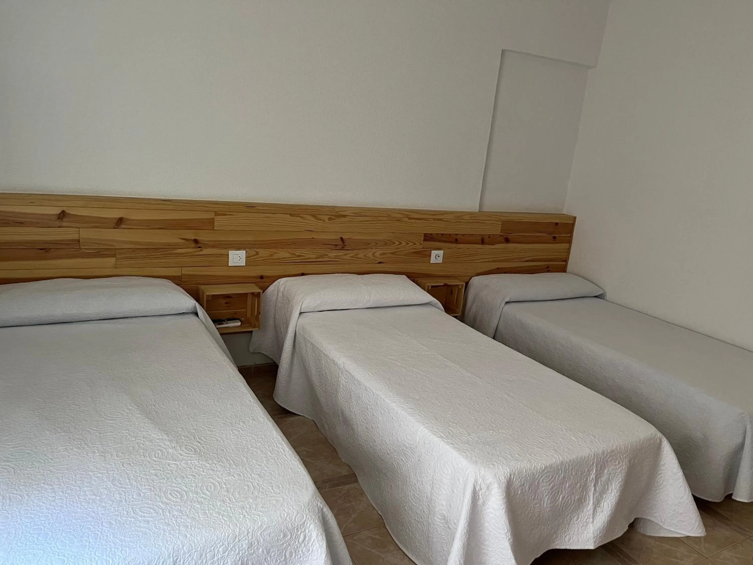 Photo of the whole room in Hostal Barbate