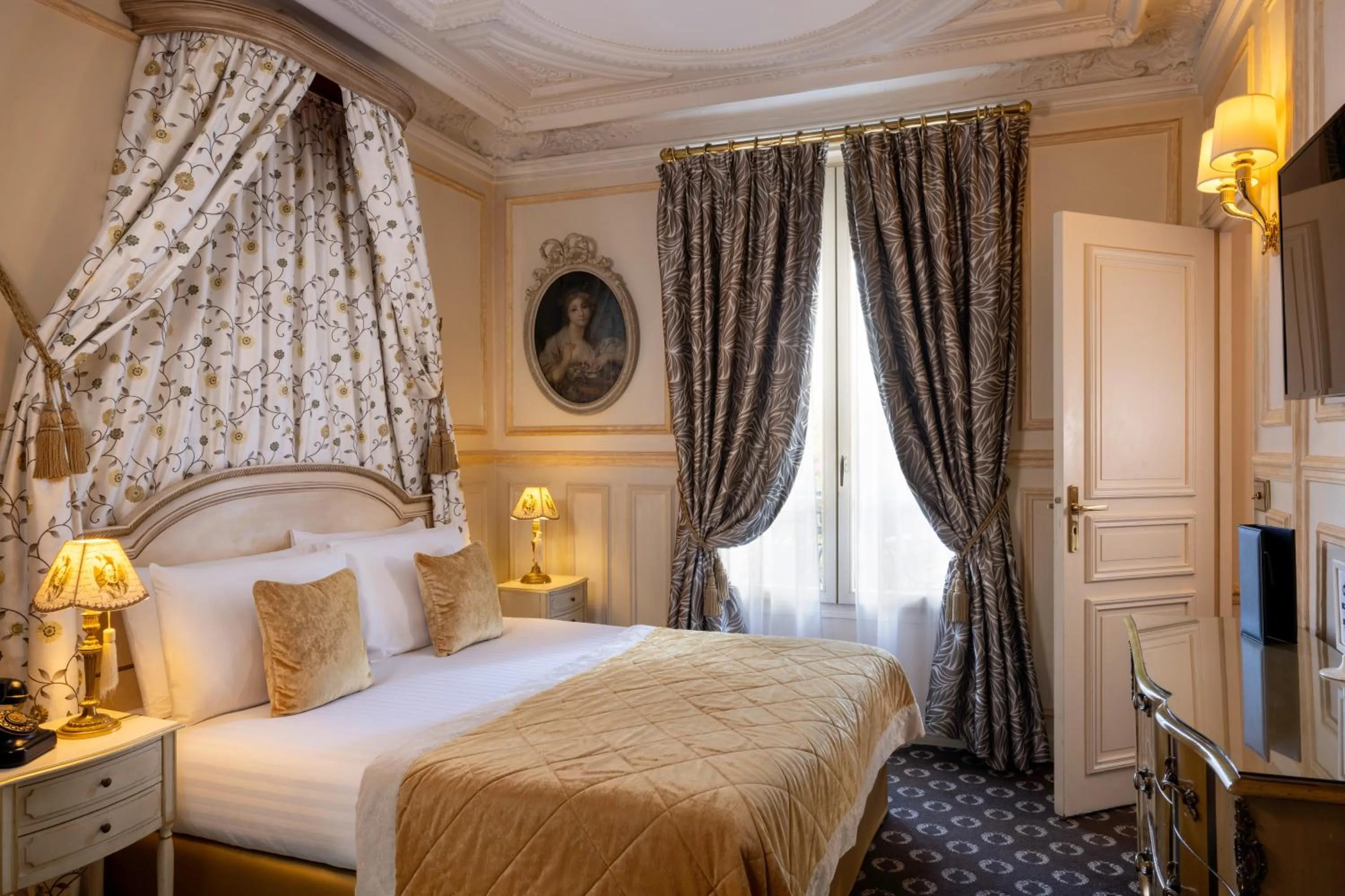 Bedroom, Bed in Hotel Residence Henri IV