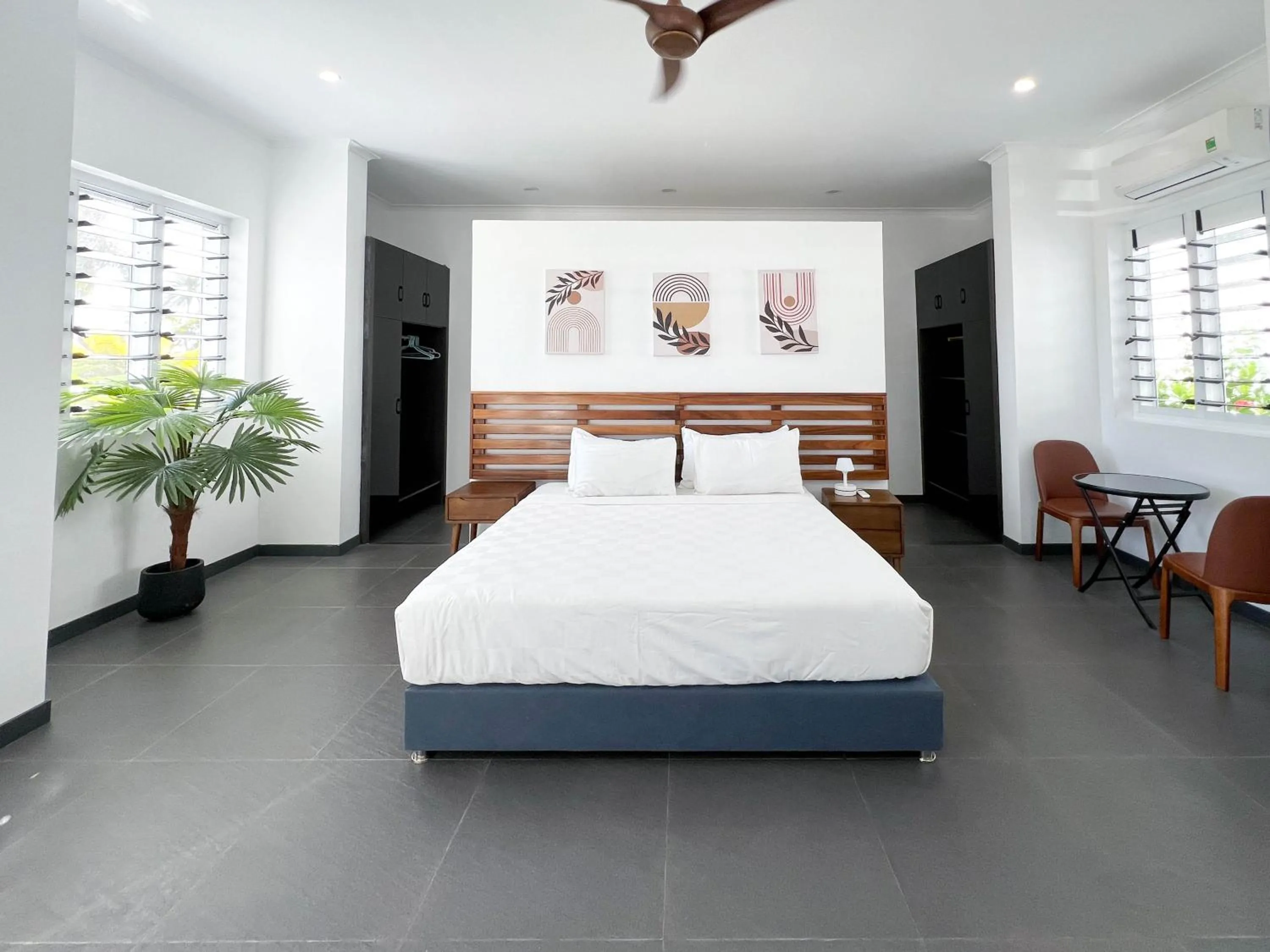 Photo of the whole room, Bed in Naisoso Island Villas - Fiji