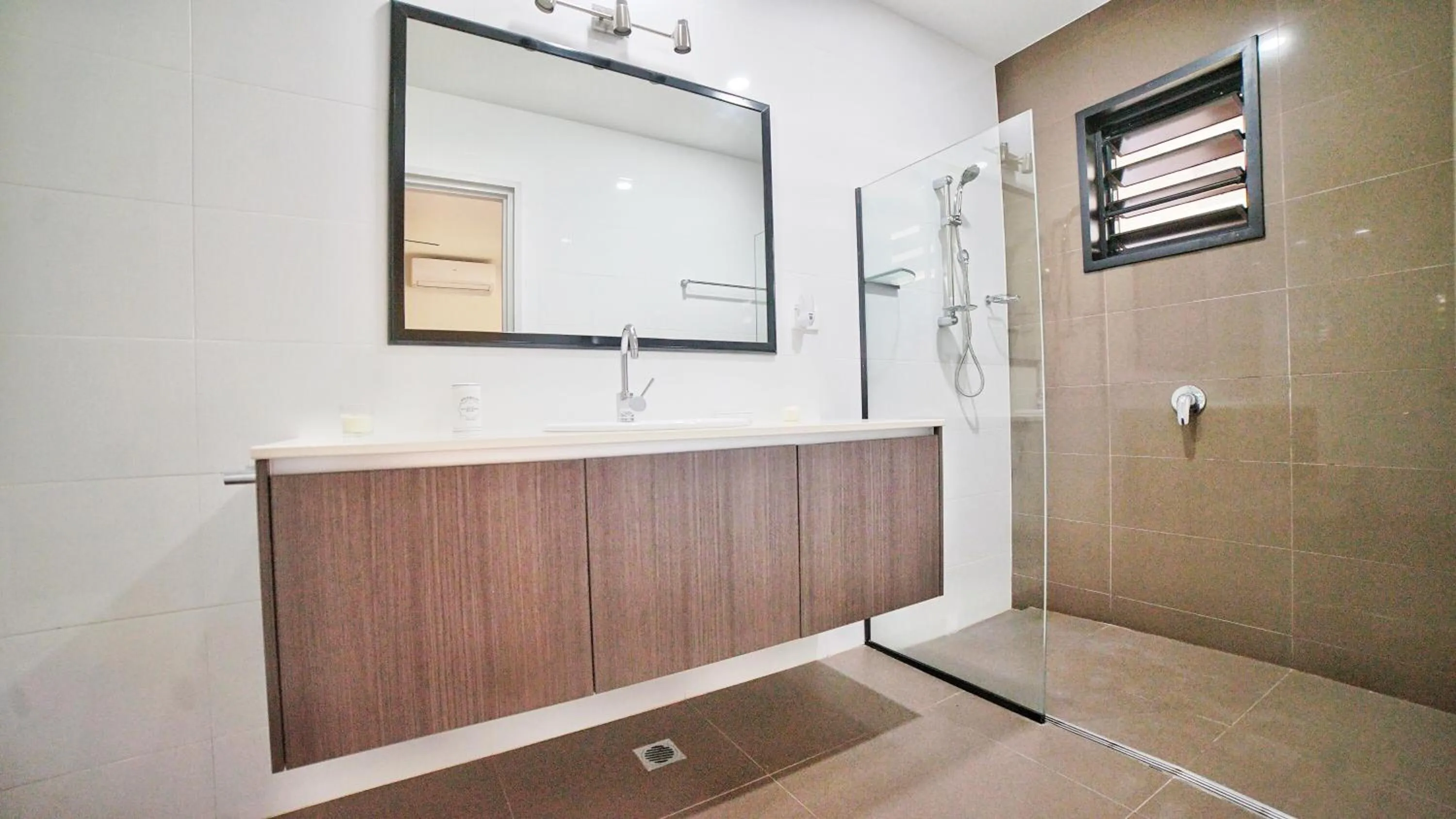 Shower in Naisoso Island Villas - Fiji