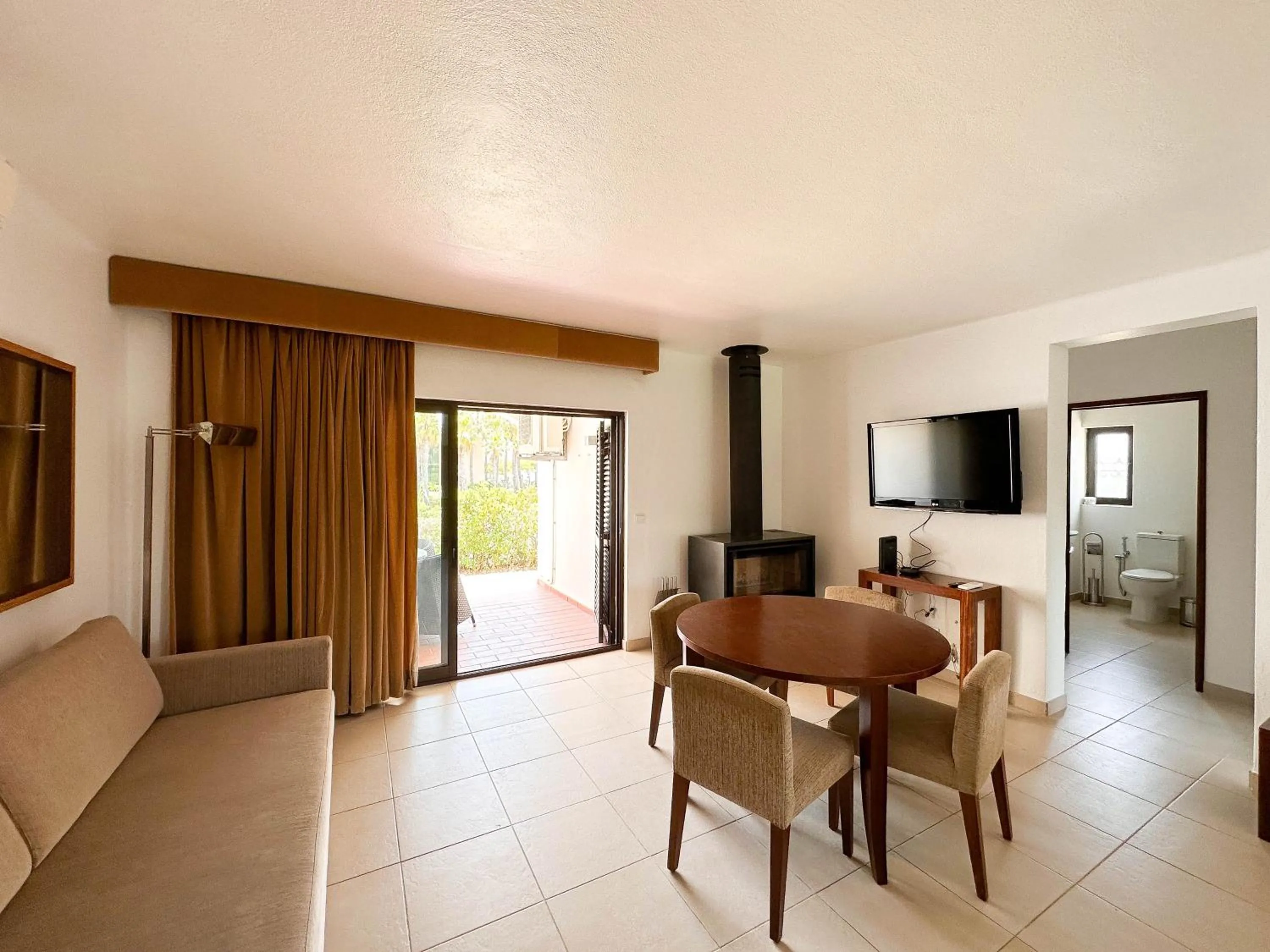 Communal lounge/ TV room in Sao Rafael Holidays