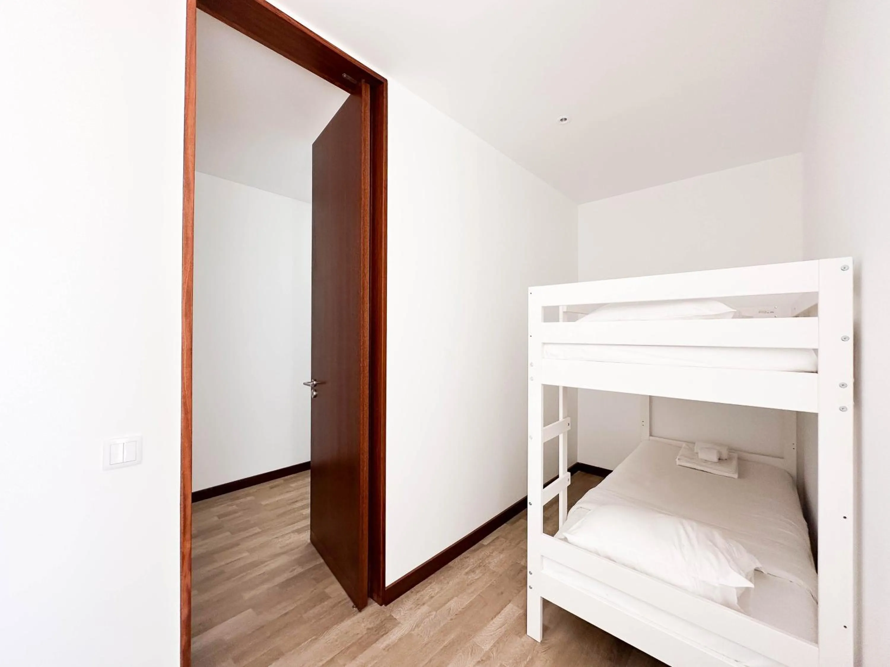 Swimming pool, Bed in Sao Rafael Holidays