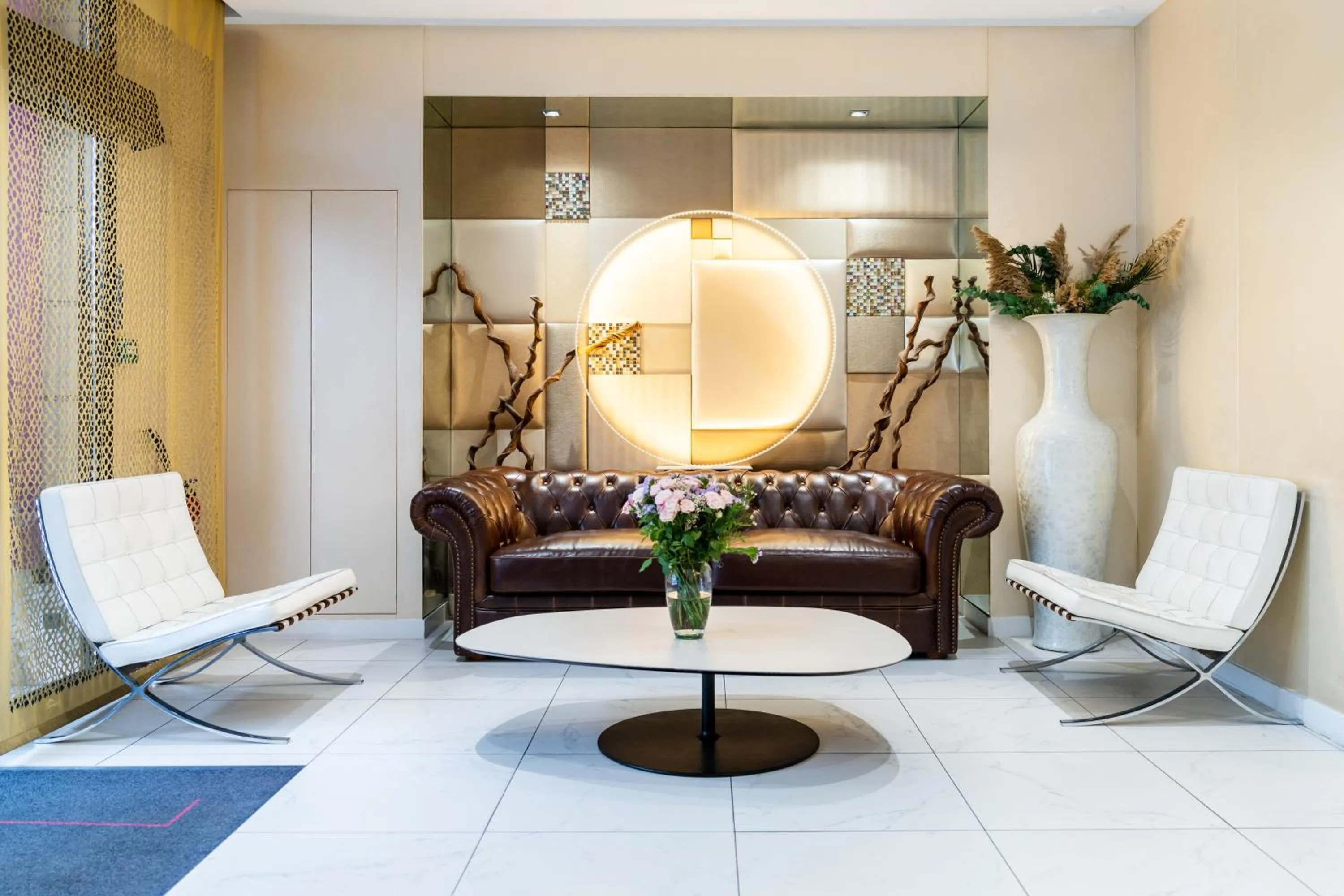 Lobby or reception in Le 7 Eiffel Hotel by Malone