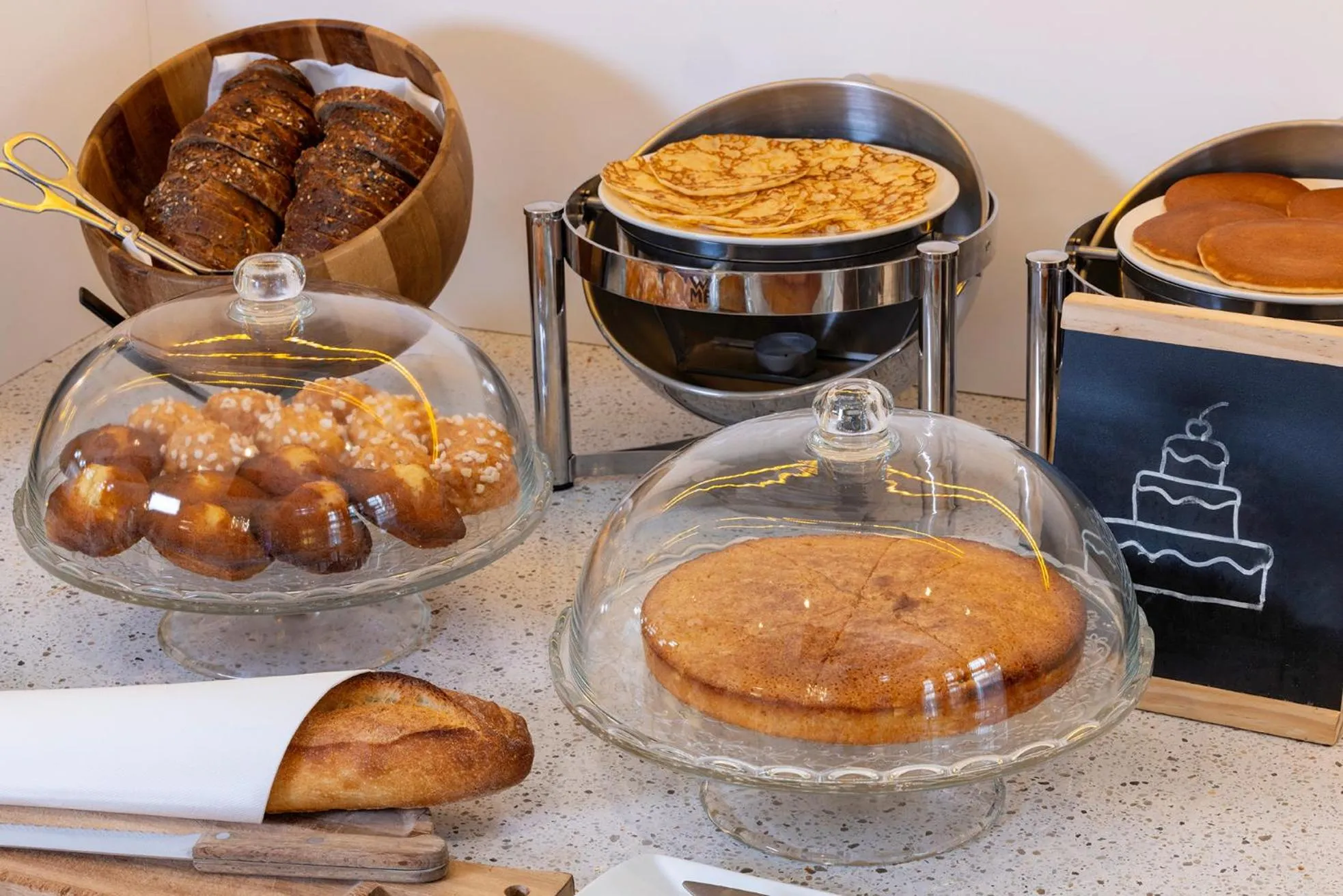 Food in Le 7 Eiffel Hotel by Malone