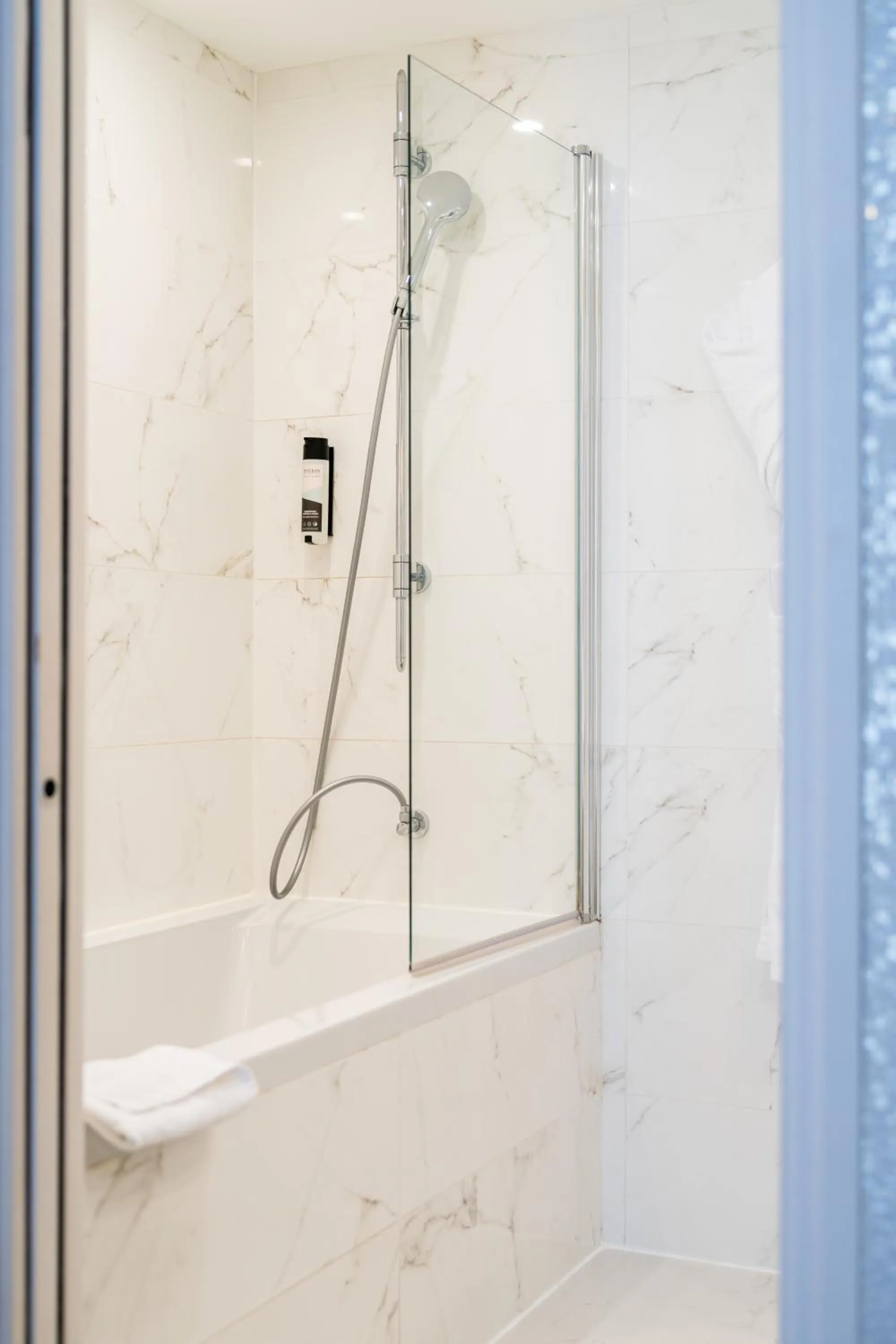 Bath in Le 7 Eiffel Hotel by Malone