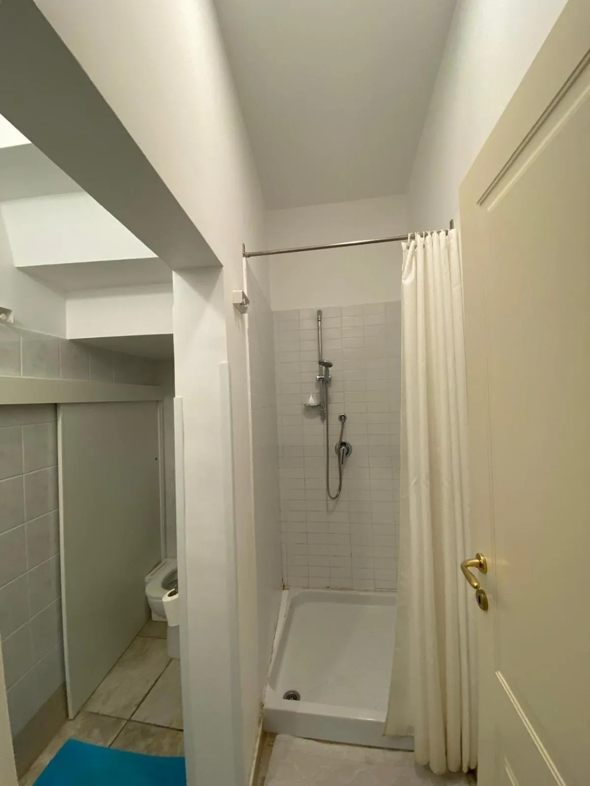 Shower in La Torre e il Mare Rooms by STHEY