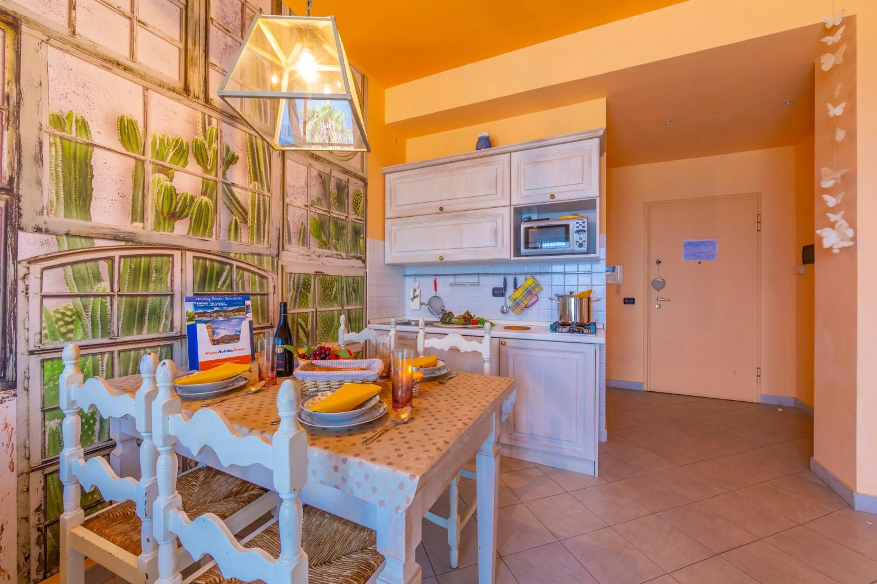 Laigueglia Beach - Happy Rentals