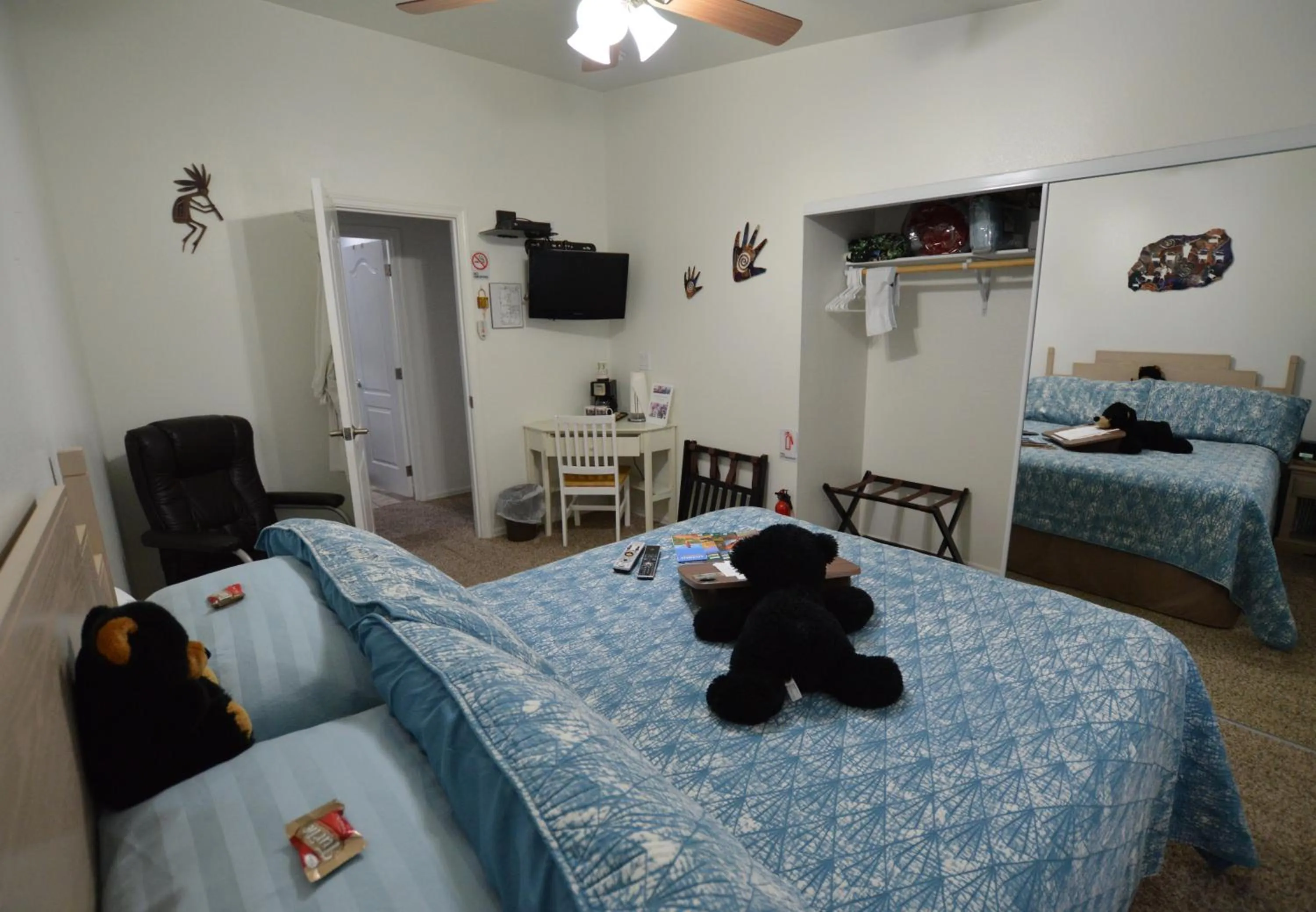 Photo of the whole room in The Bear's Den B&B