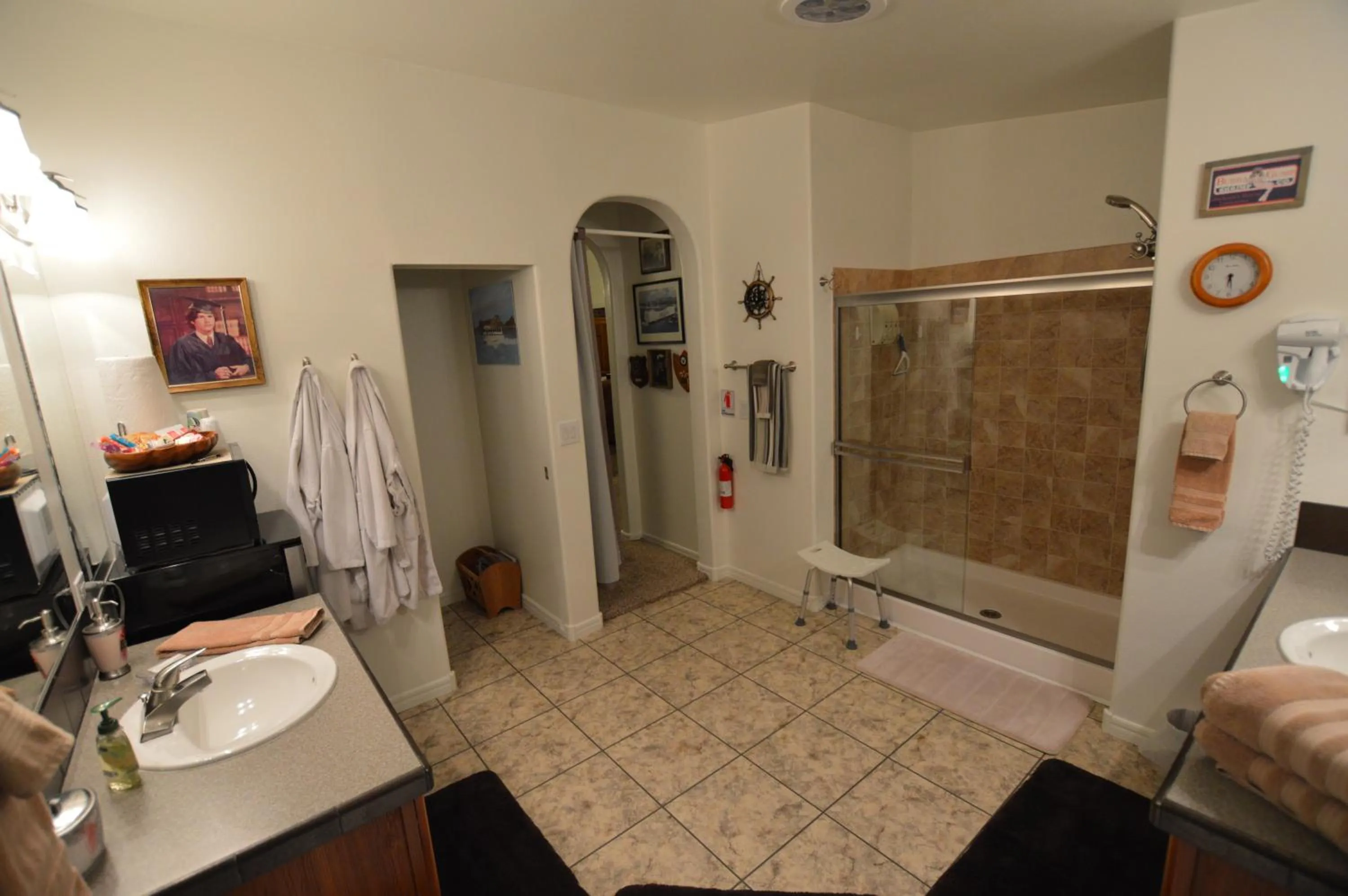 Shower in The Bear's Den B&B