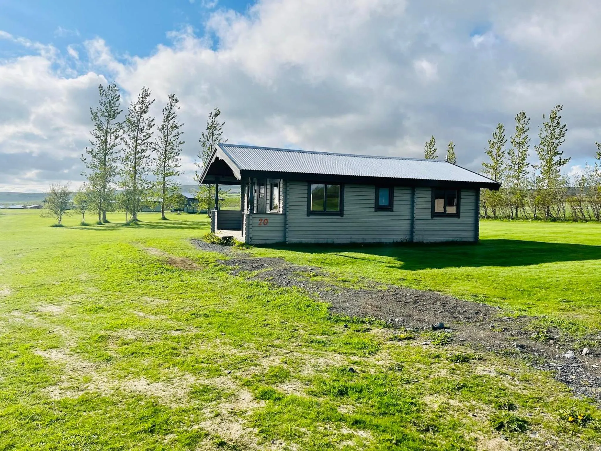 Property building in Hellisholar Cottages