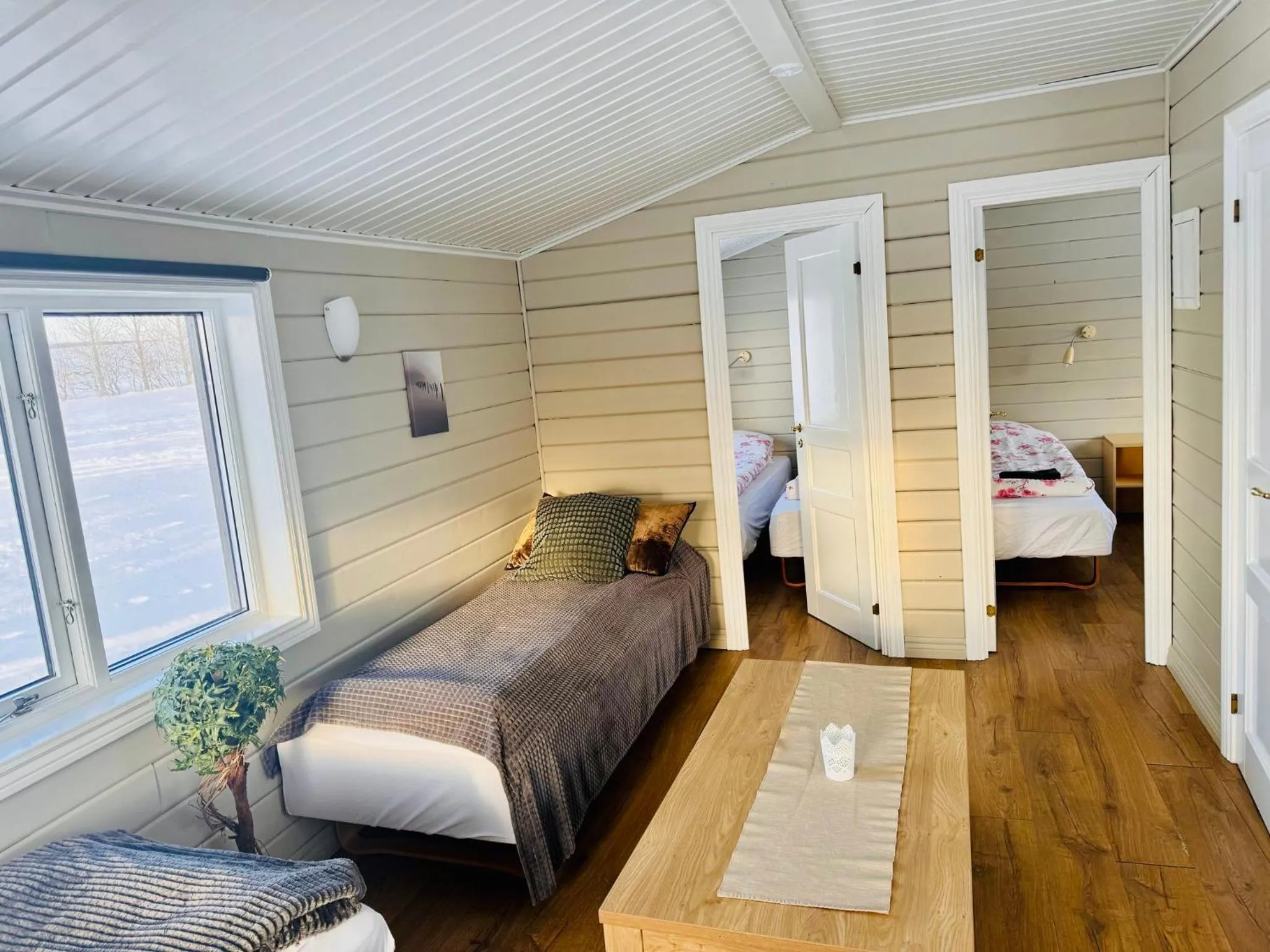 Photo of the whole room, Bed in Hellisholar Cottages