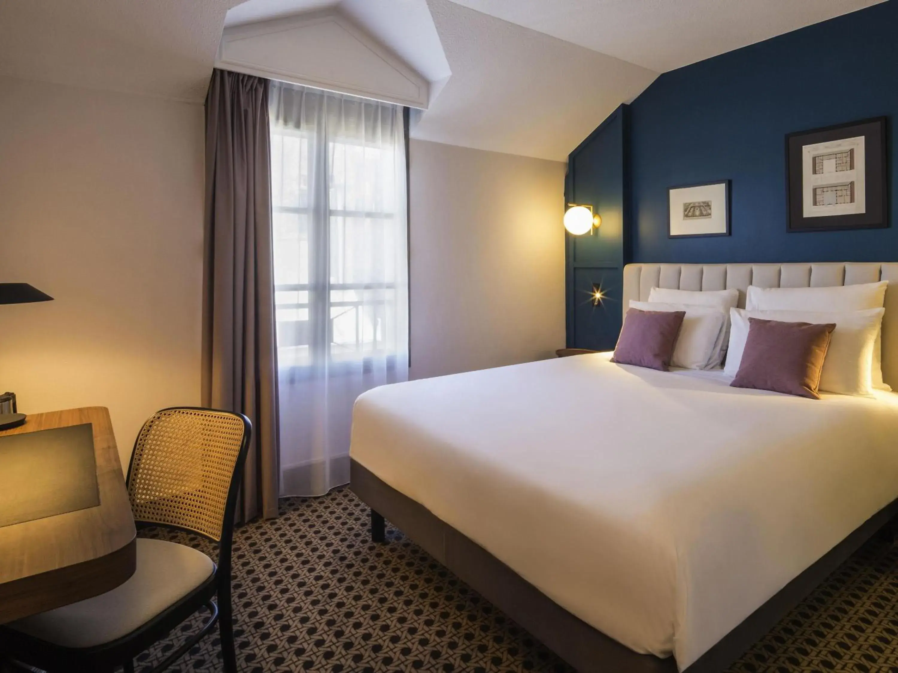 Classic Double Room in Mercure Versailles Chateau Classic Double Room in Mercure Versailles Chateau