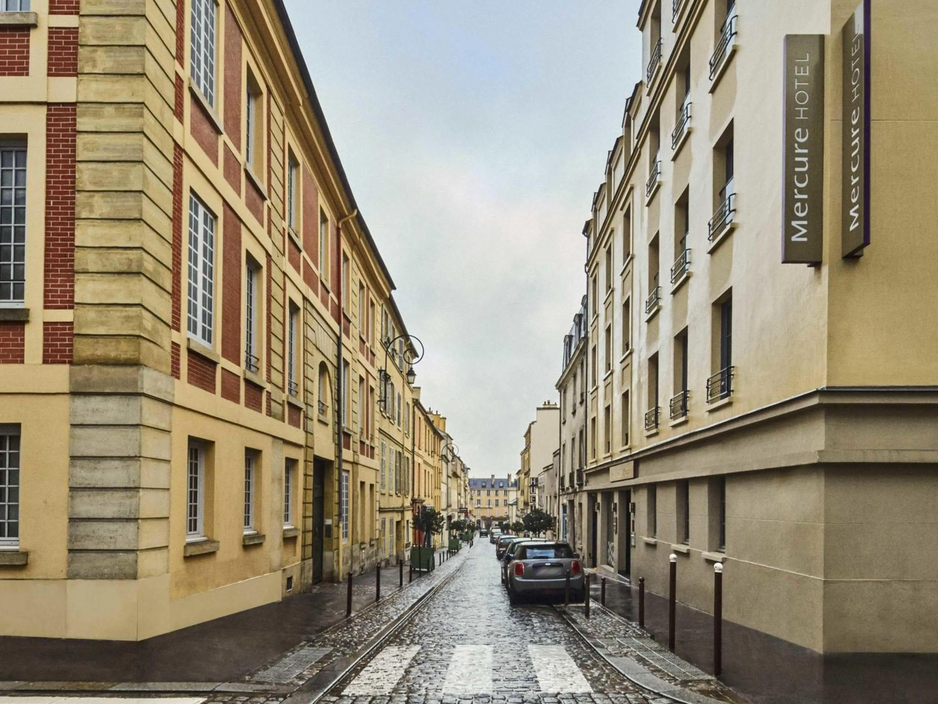 Property building in Mercure Versailles Chateau